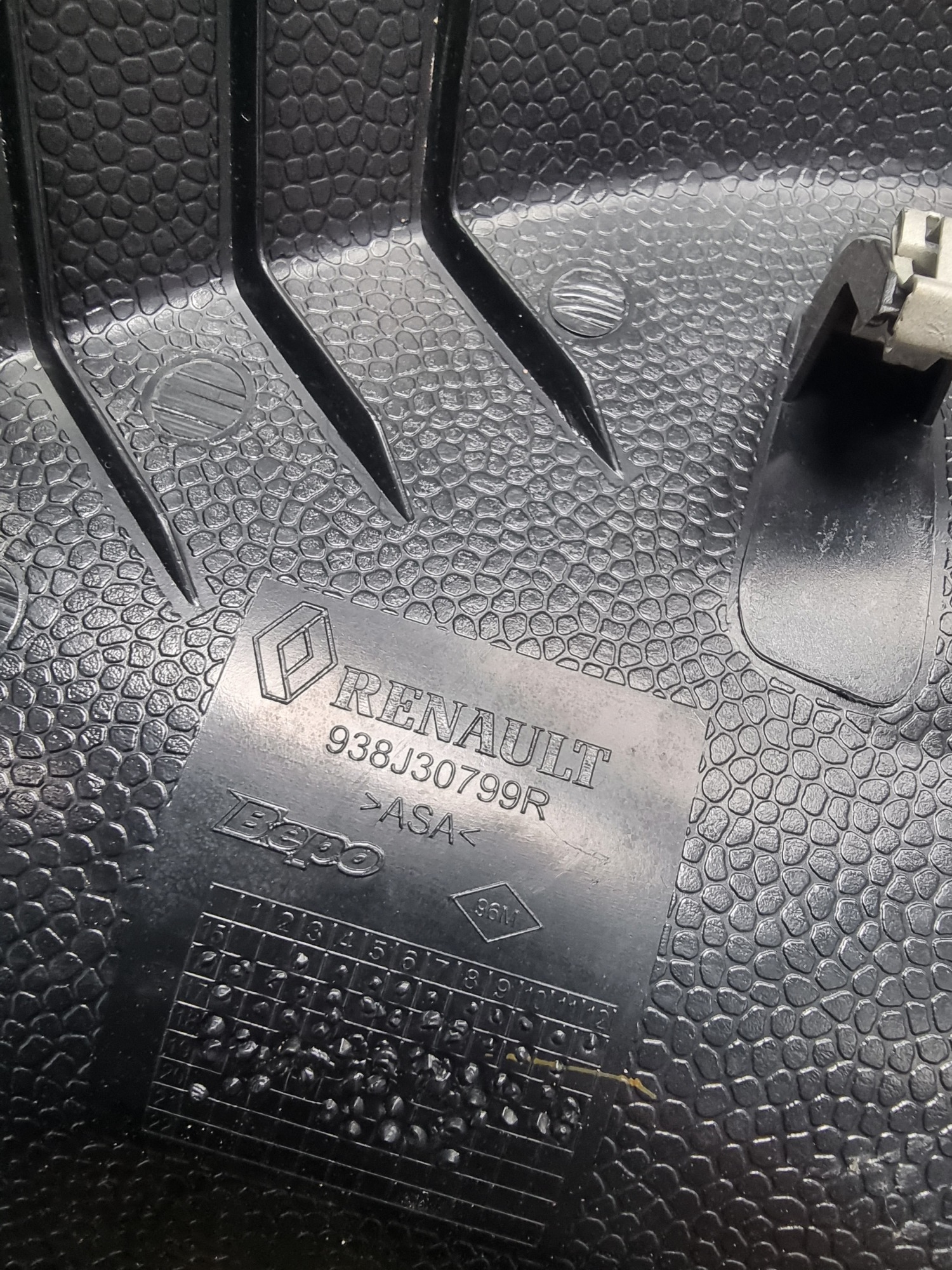 Acabamento Lateral Esquerdo Renault Oroch 2021 938j30799 3