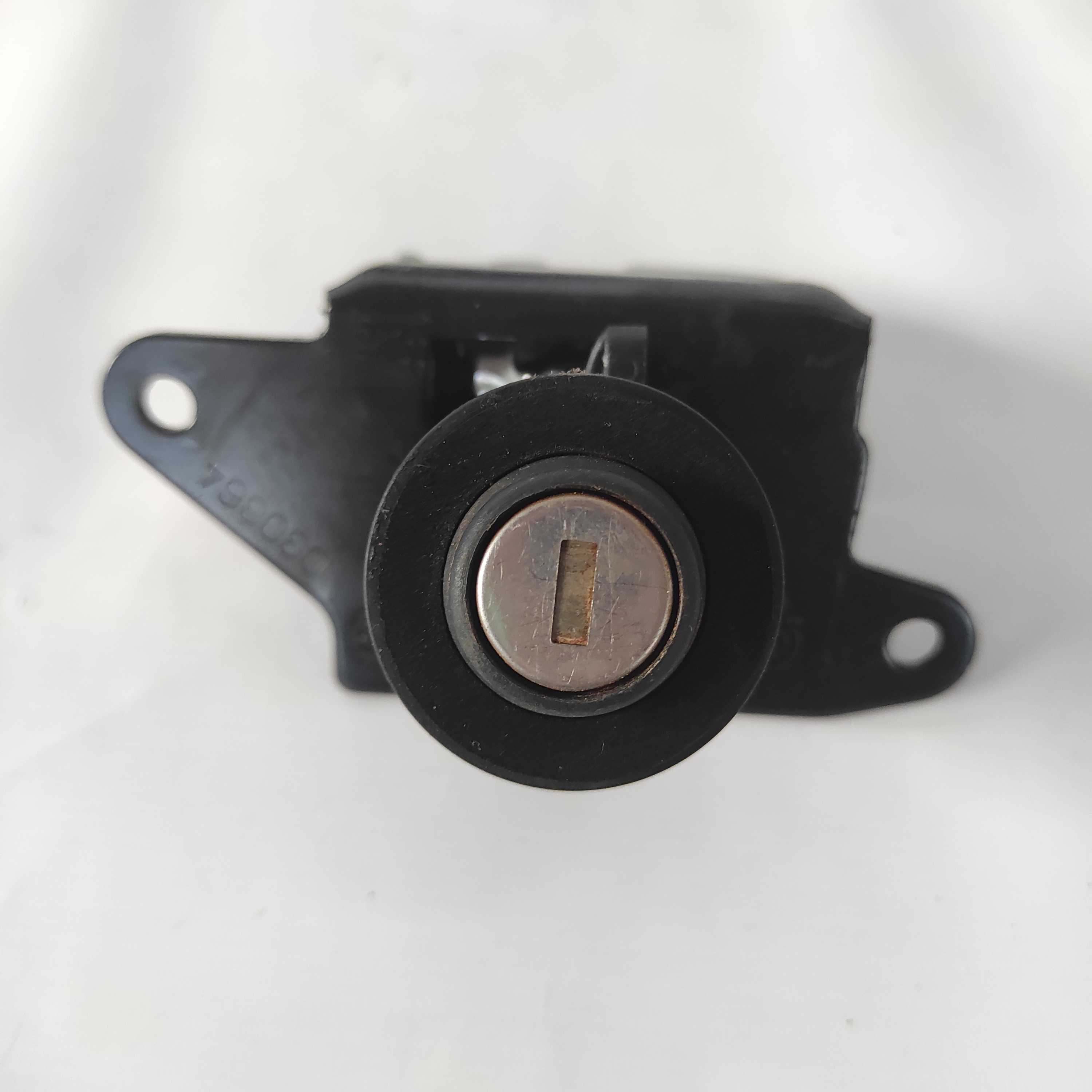 Fechadura Porta-malas Mobi Like 2020 030864 1