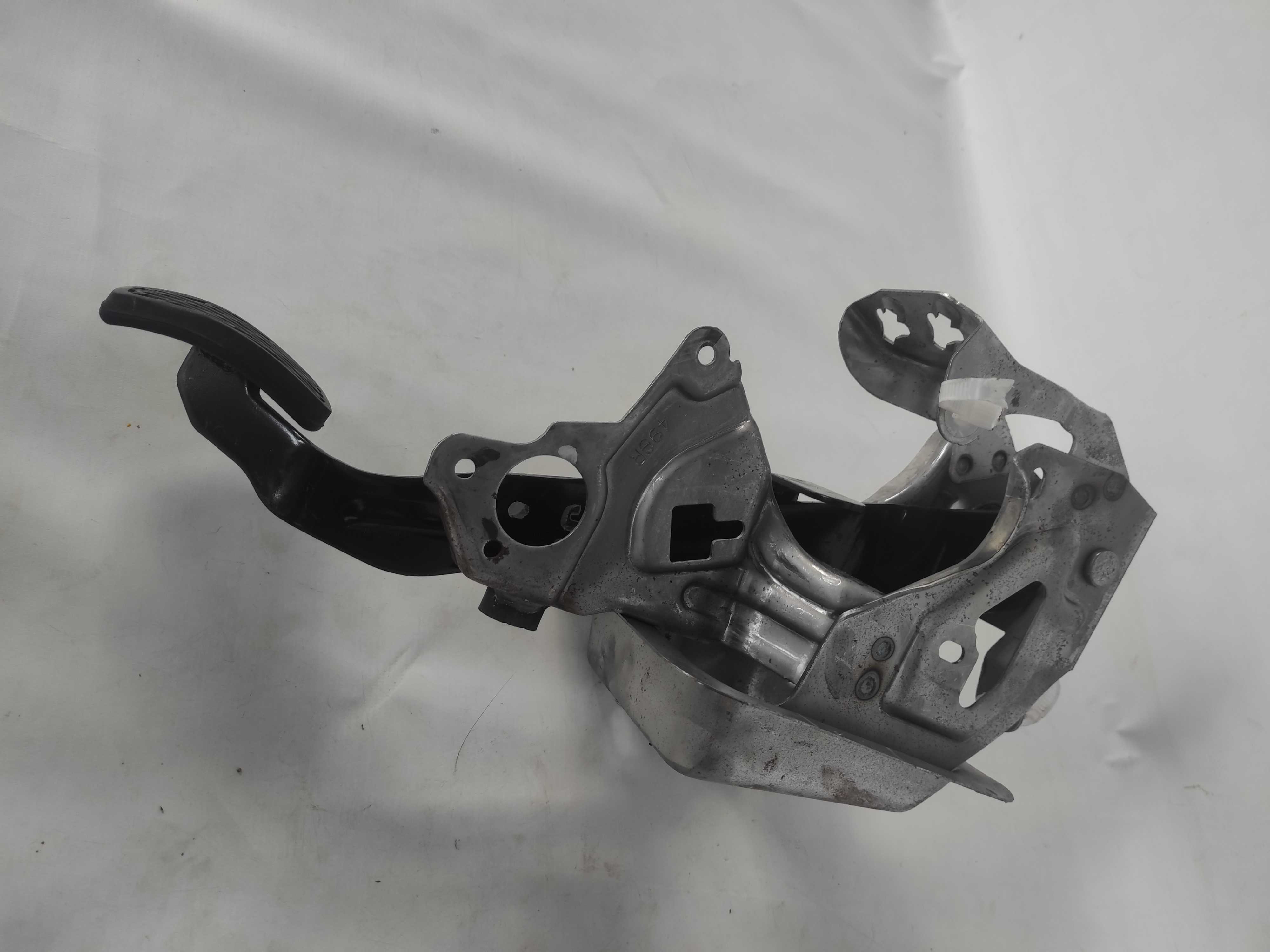 Pedaleira Nissan Versa 1.6 2019/2020 3
