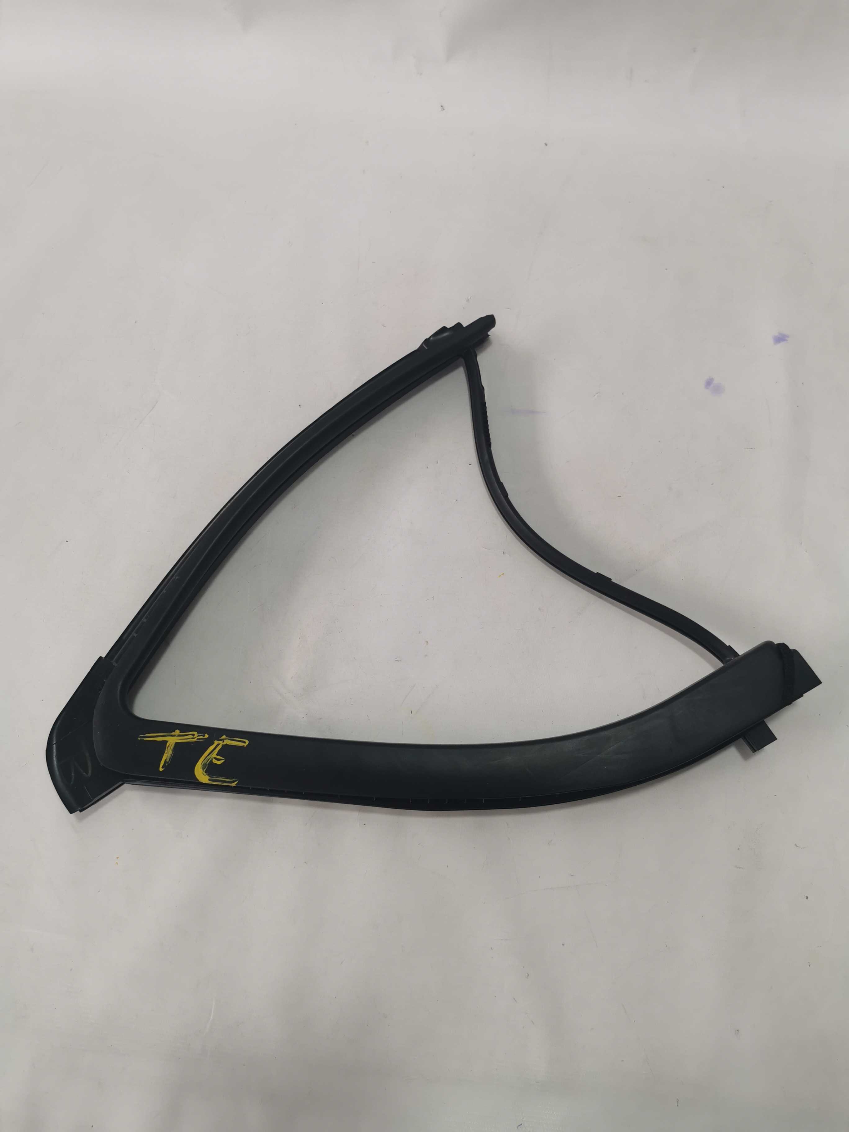 Borracha Do Vidro Traseiro Esquerdo Nissan Versa 2019 2