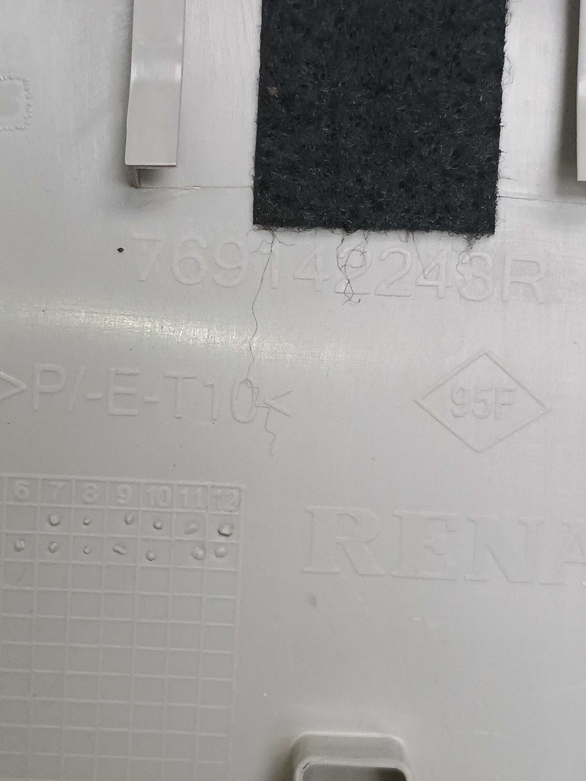 Moldura Coluna Lateral Esquerda Renault Sandero 1.0 16v 2015 3