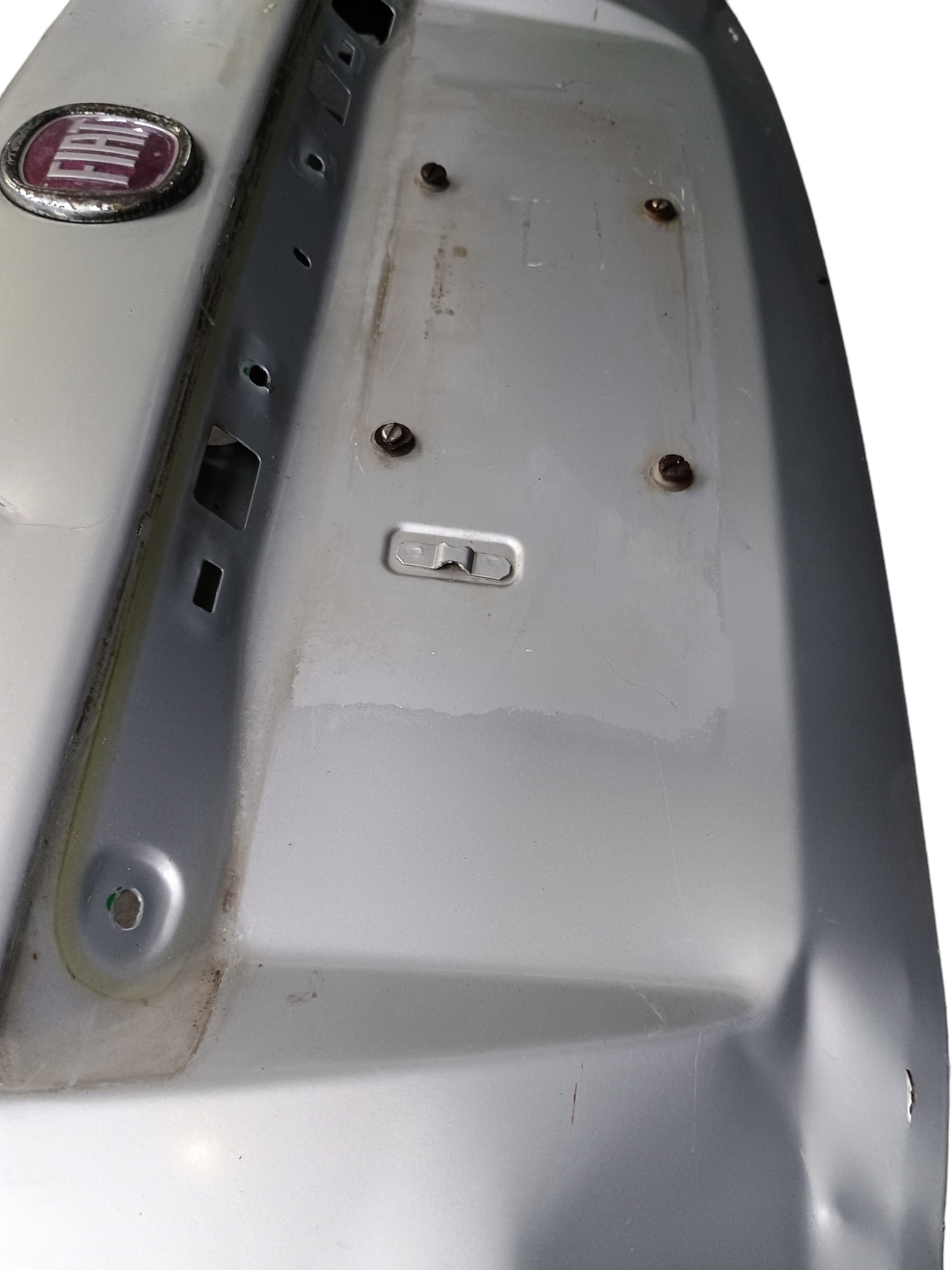 Tampa Traseira Fiat Palio 2007 Com Detalhes  Prata 2