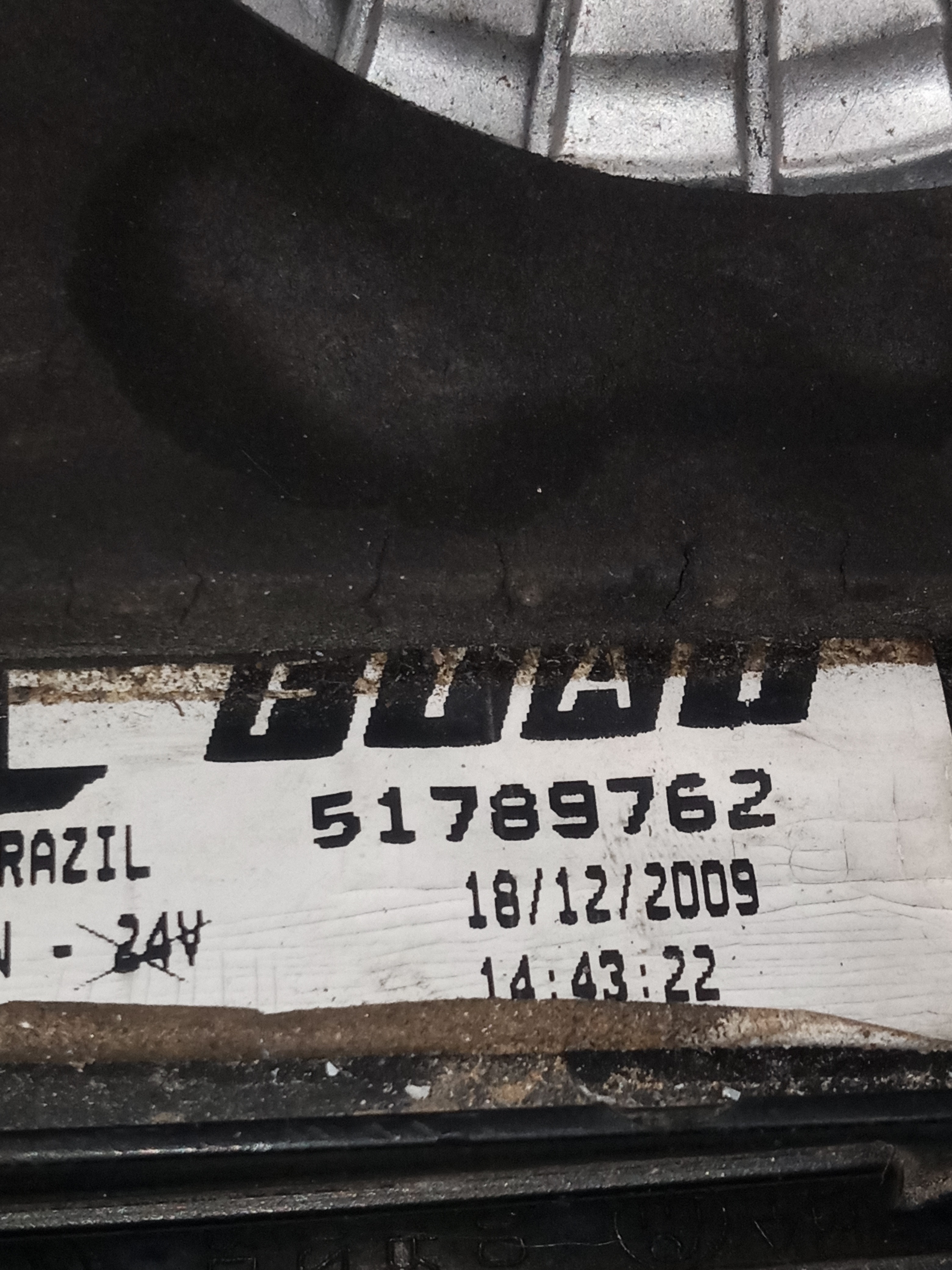 Lanterna Tampa Traseira Direito Fiat Siena 1.4 2015 Detalhe 4