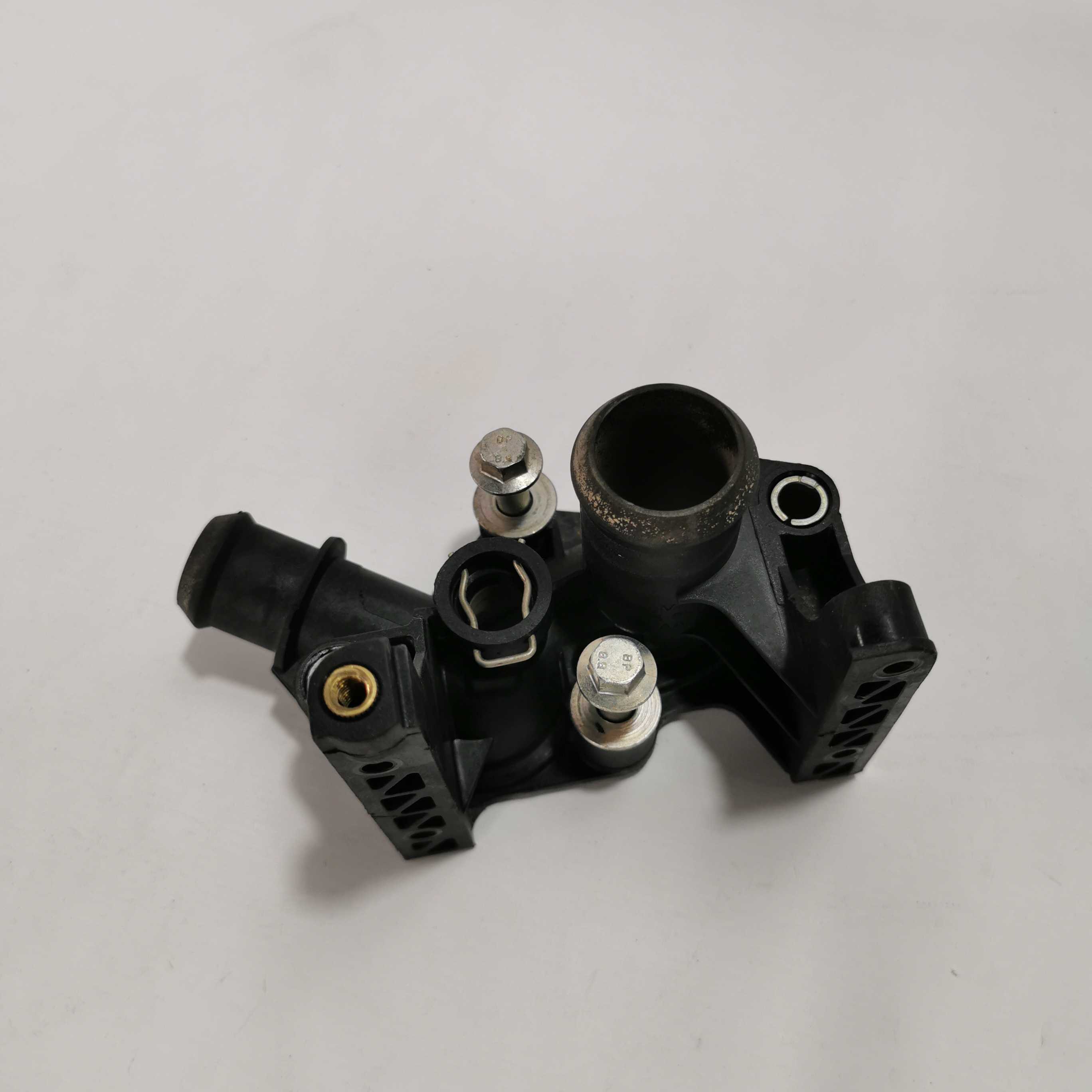 Carcaça Válvula Termostática Ford Ka Se F3b58k556 1