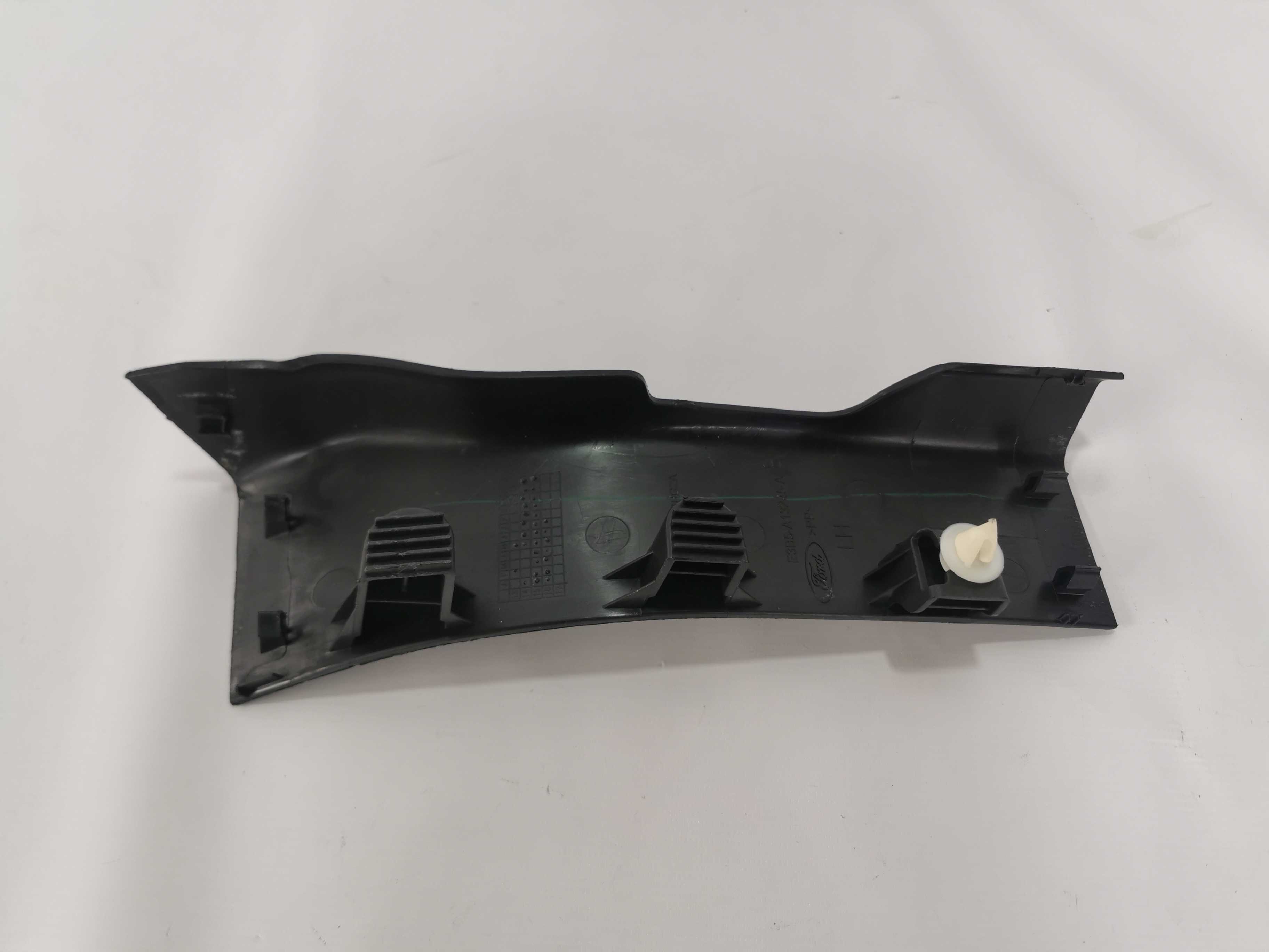 Soleira Traseira Esquerda Ford Ka Se E3b5a13245 2