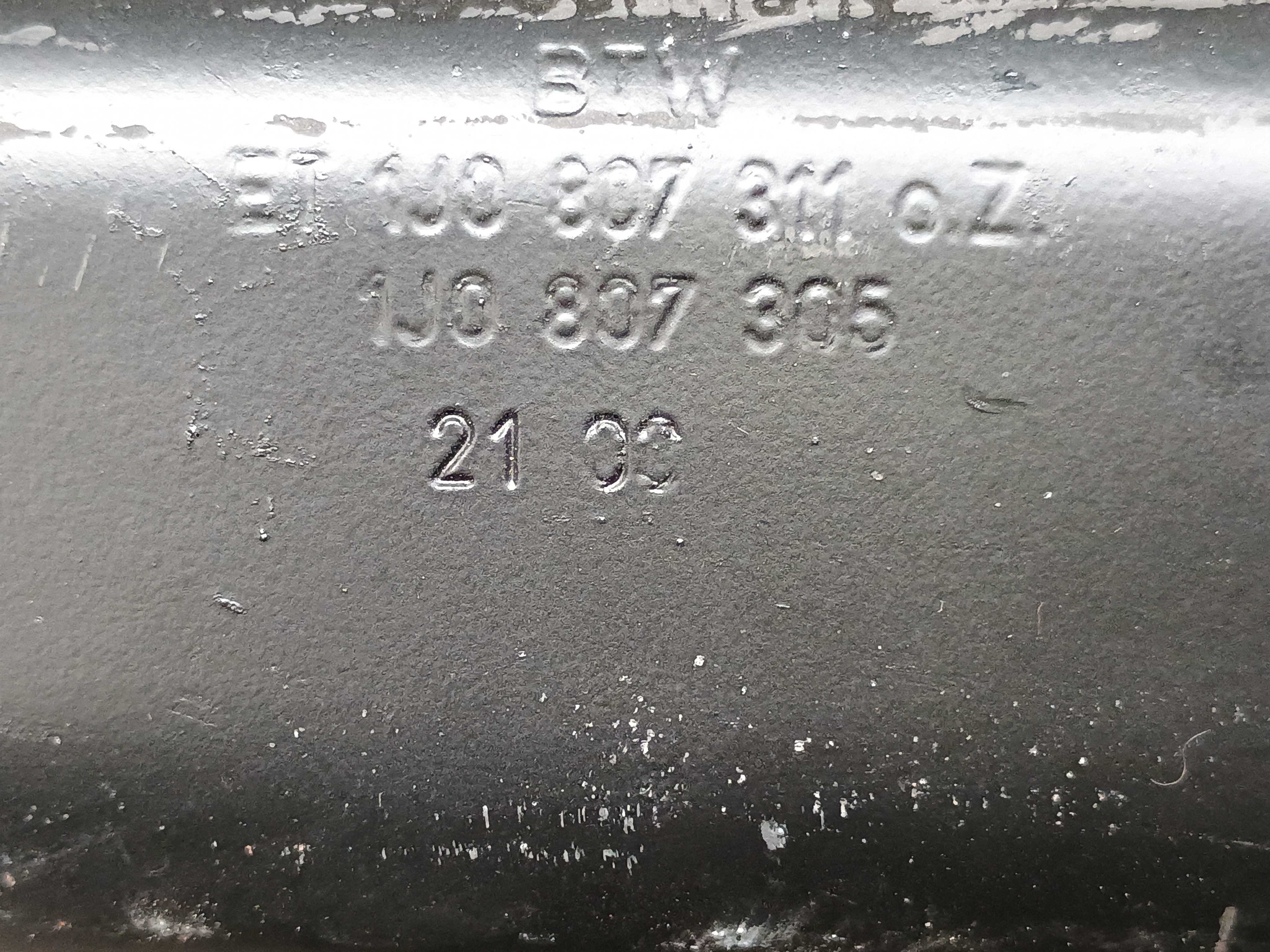 Alma Para-choque Traseiro Vw Golf 2001 1j0807811 4