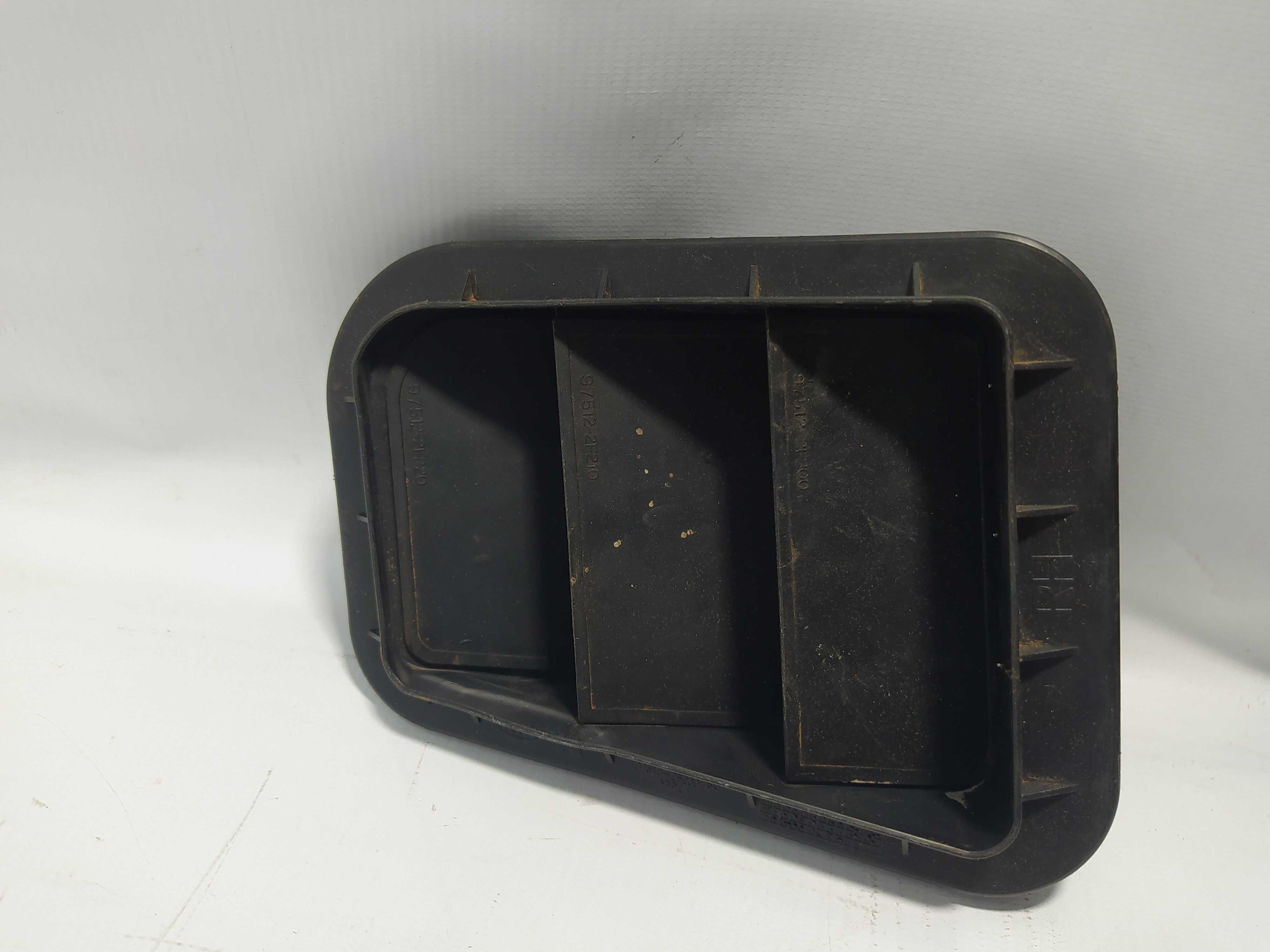 Difusor Ar Traseiro Direito Hyundai I30 2.0 975102f200 1