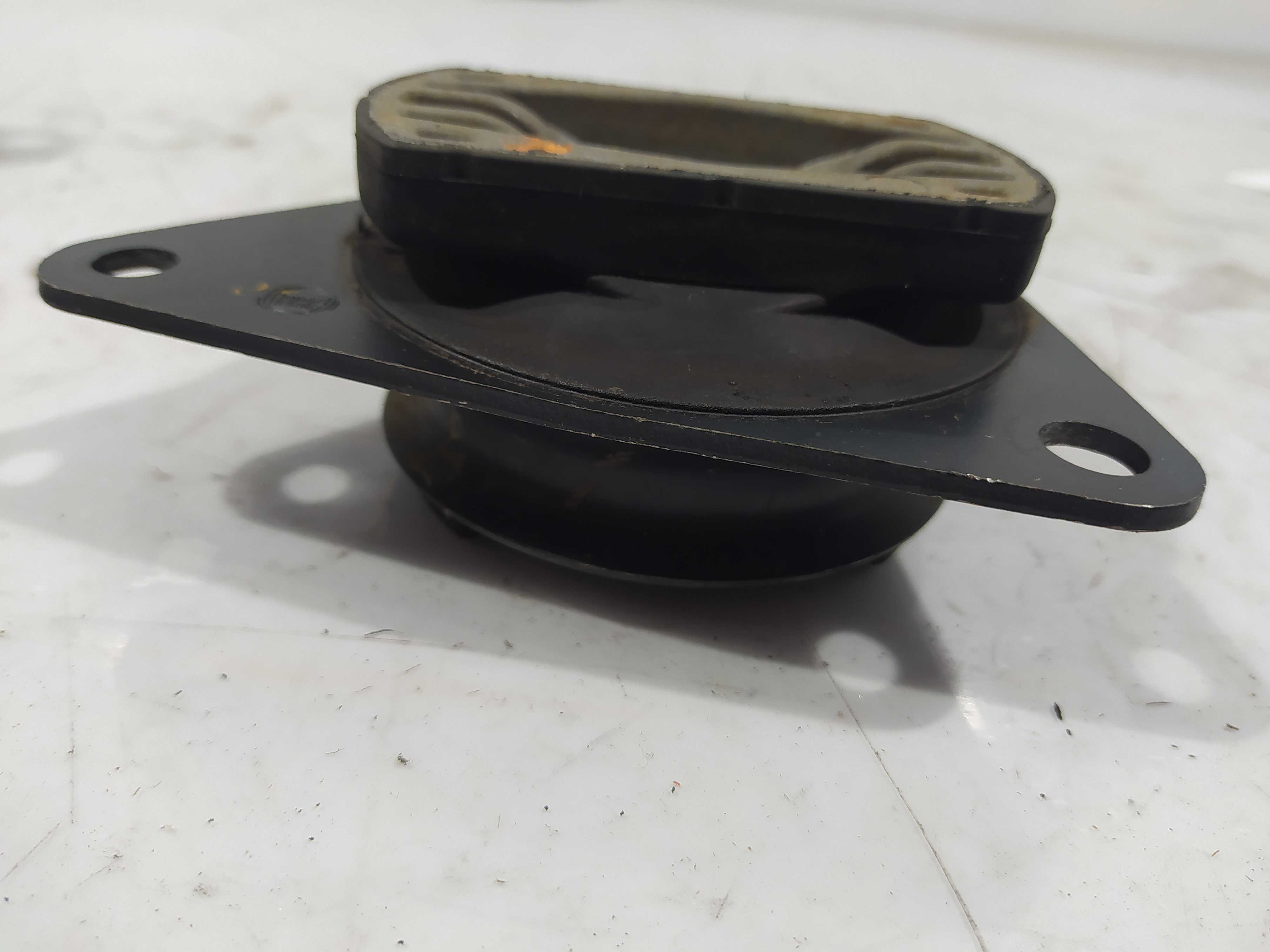 Coxim Do Motor Lado Esquerdo Fiat Uno Sporting 1.4 2