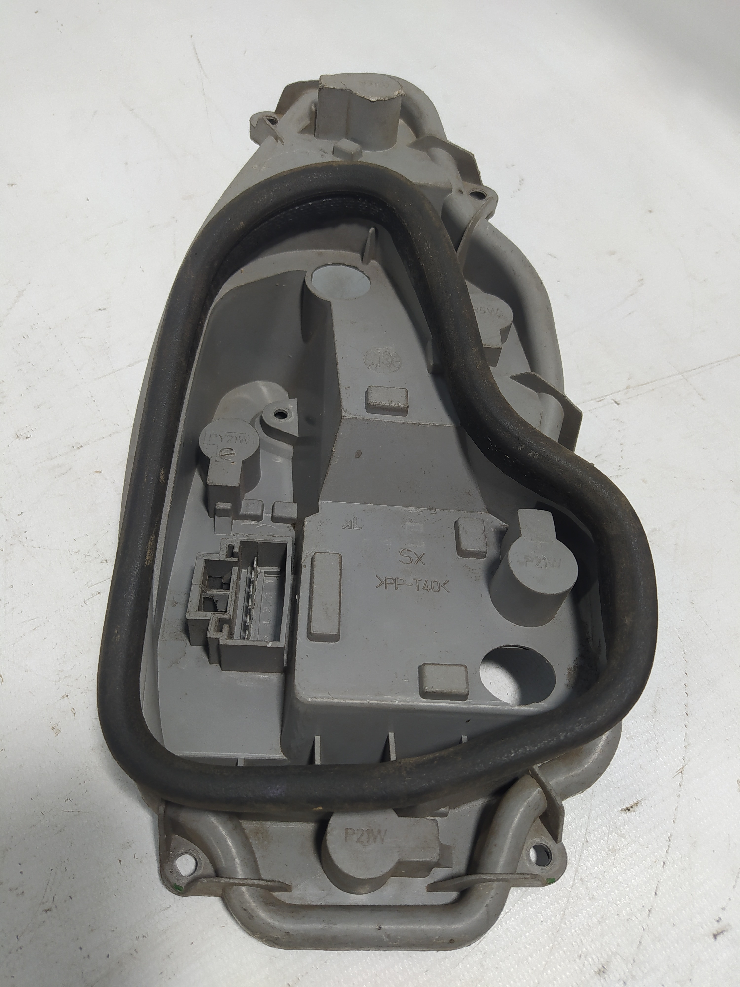 Soquete Da Lanterna Traseira Esquerda Fiat Palio 2004 A 2011