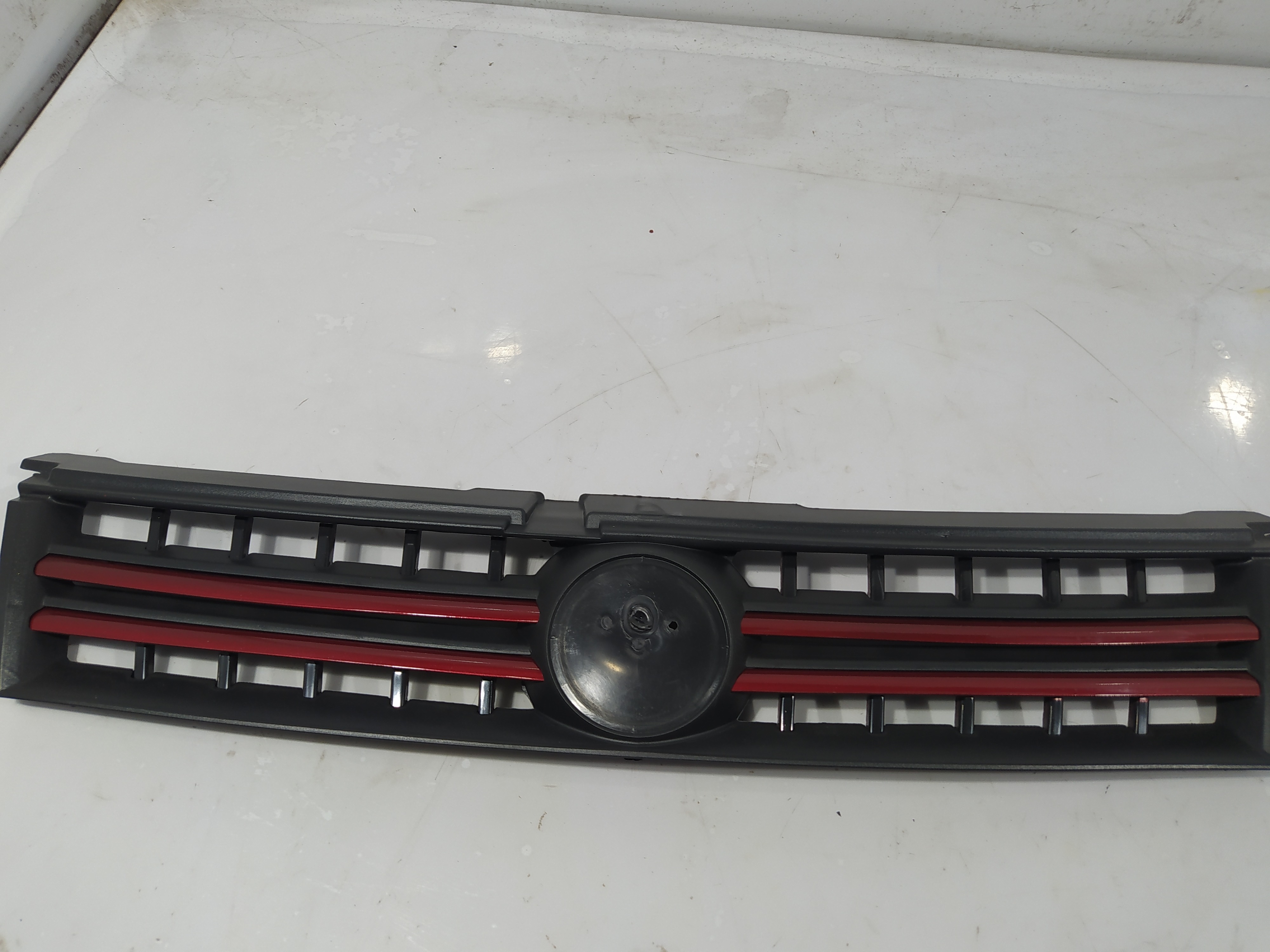 Grade Do Radiador Fiat Stilo 2007/2011 Friso Vermelho