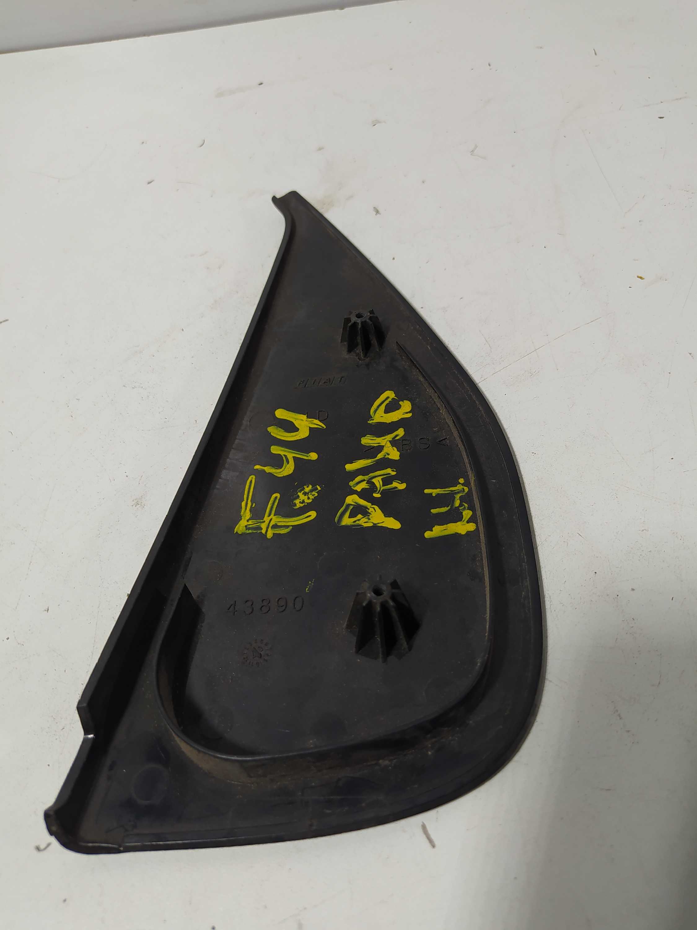 Acabamento De Porta Traseira Direito Fiat Palio 2