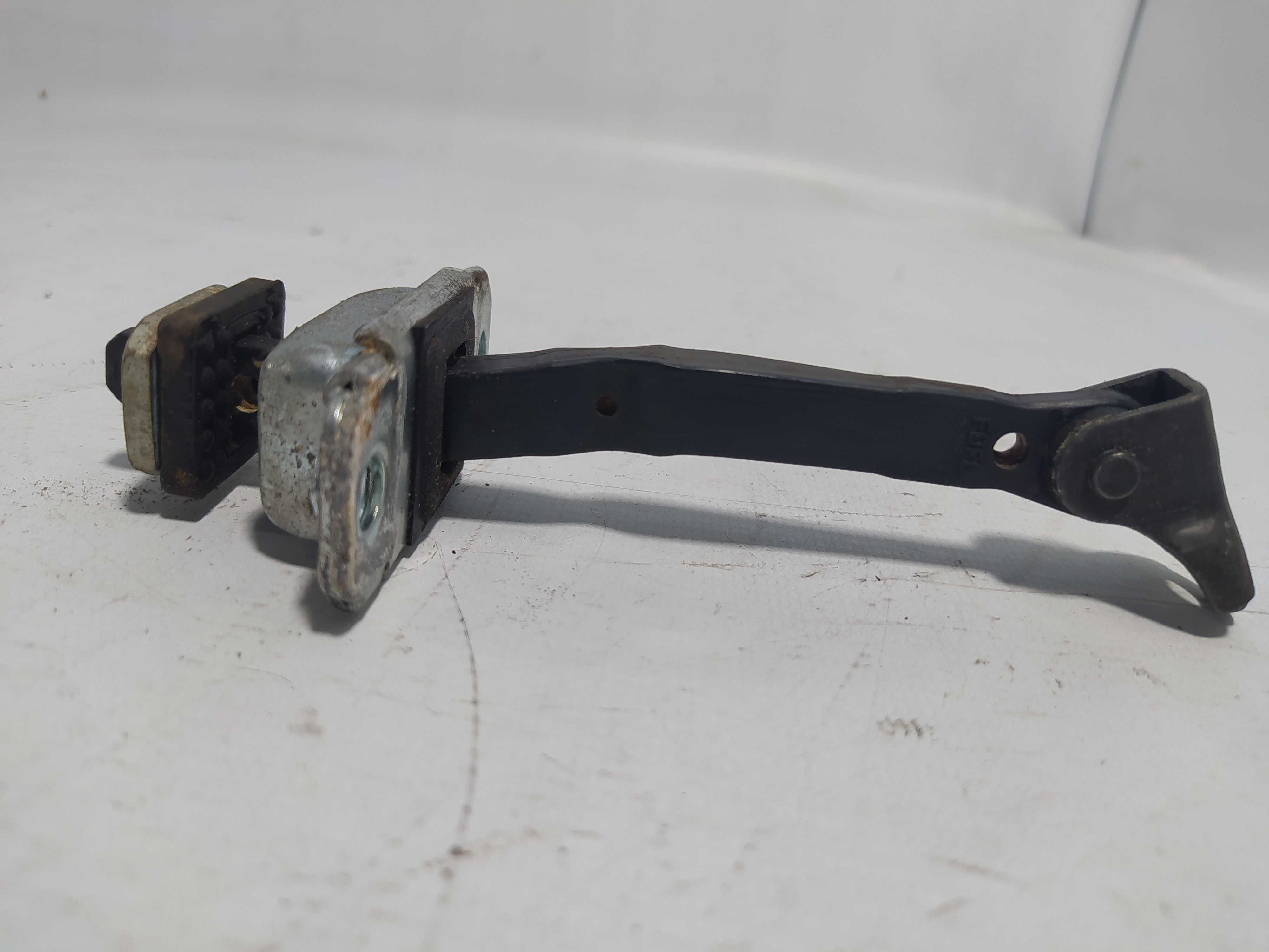 Limitador Porta Dianteira Direito Hyundai I30 2007 A 2012