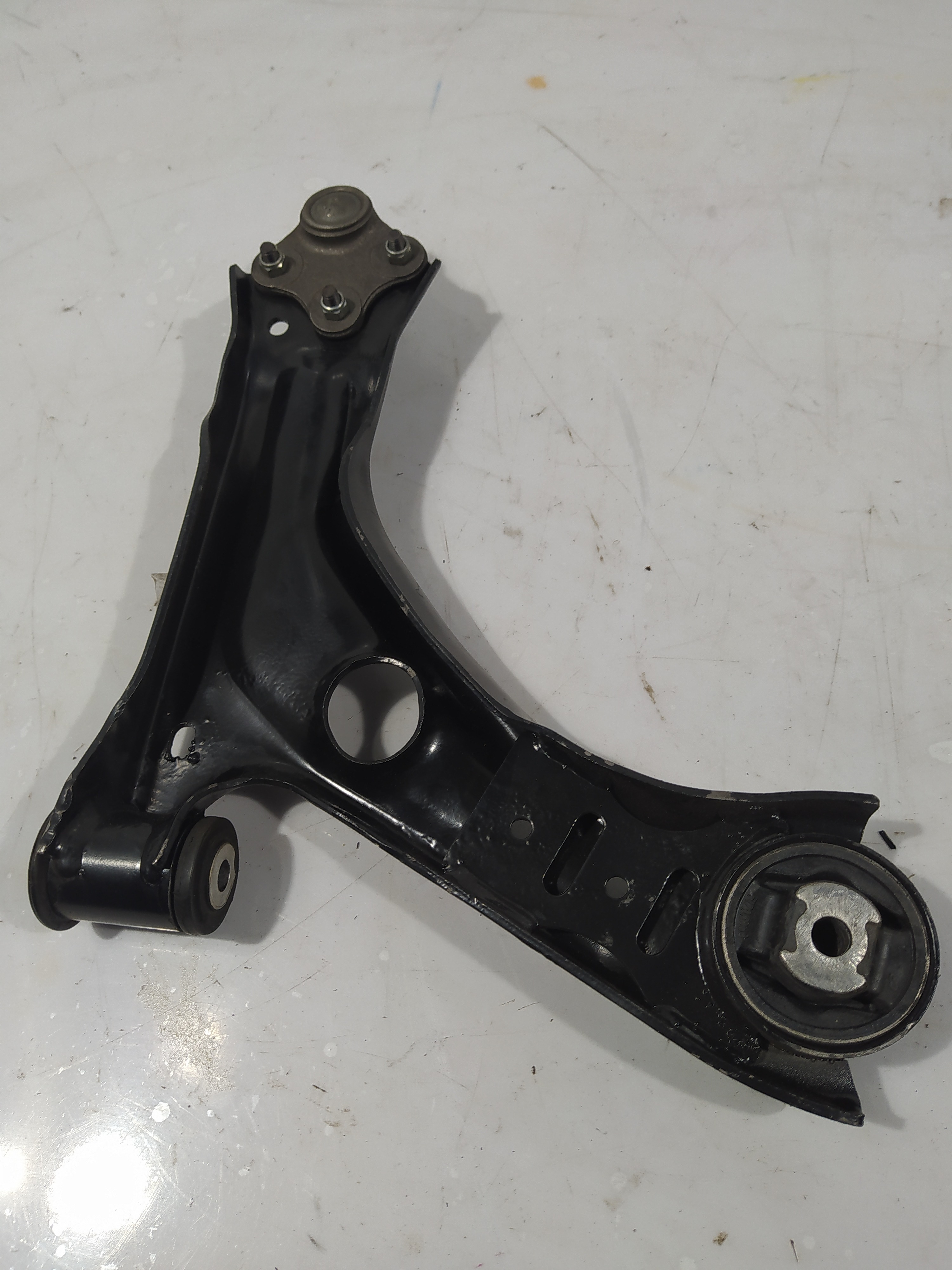 Bandeja De Suspensão Fiat Punto Dianteira Esquerda Inferio