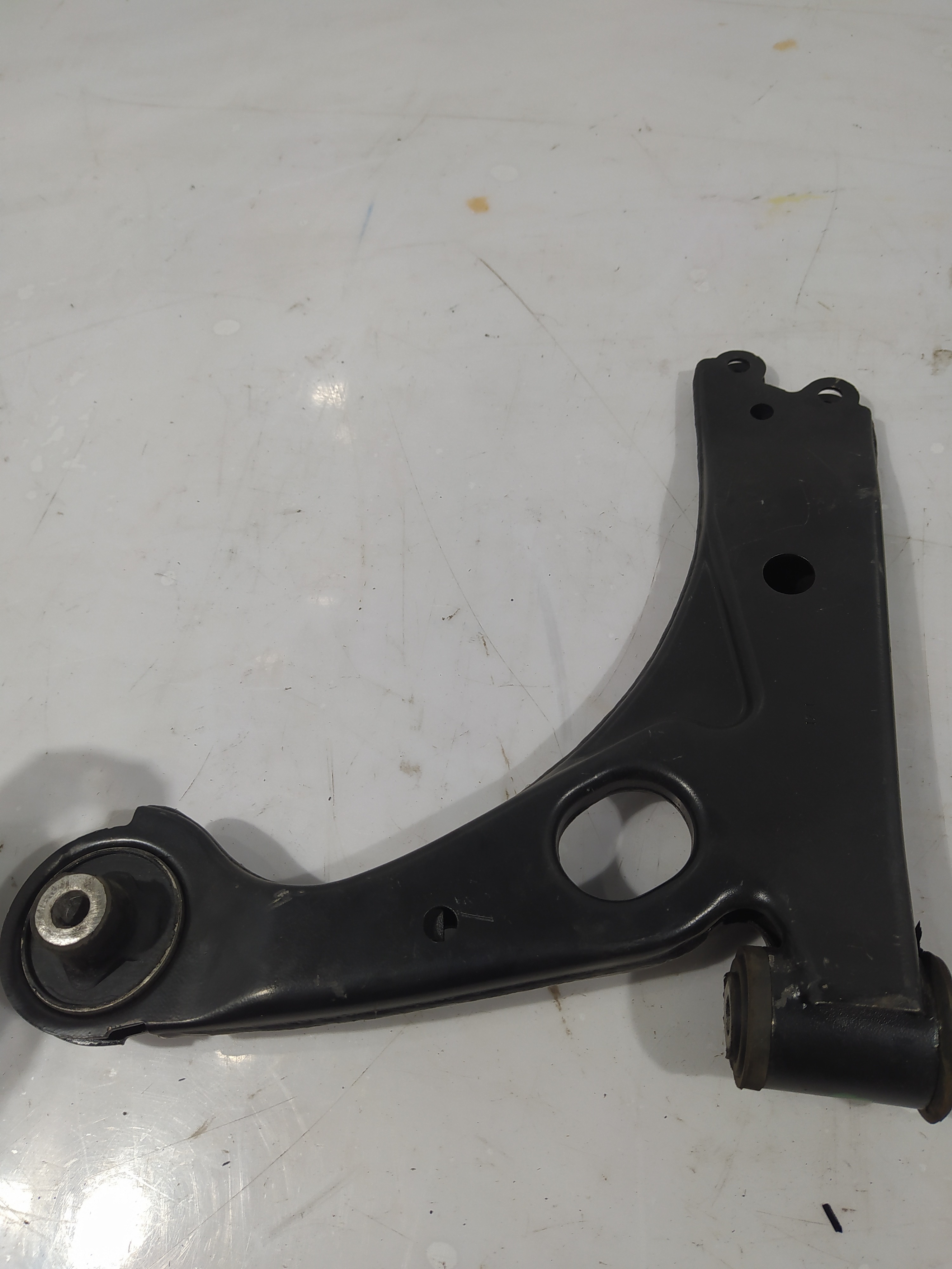 Bandeja Dianteira Fiat Stilo Lado Esquerdo Sem Pivo