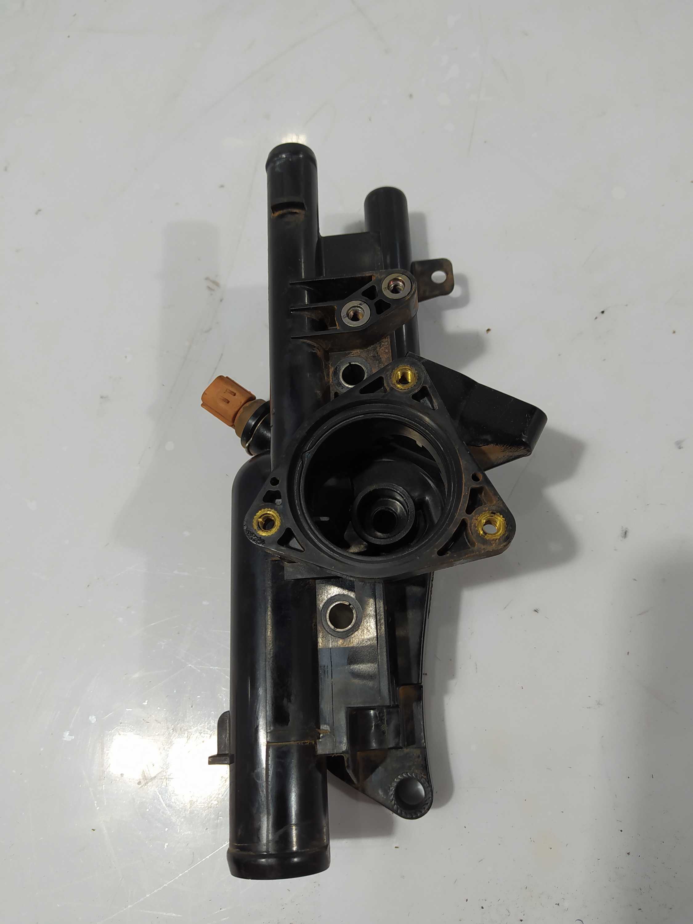 Carcaça Da Válvula Termostática Hyundai Ix35 2.0 256202gxxx