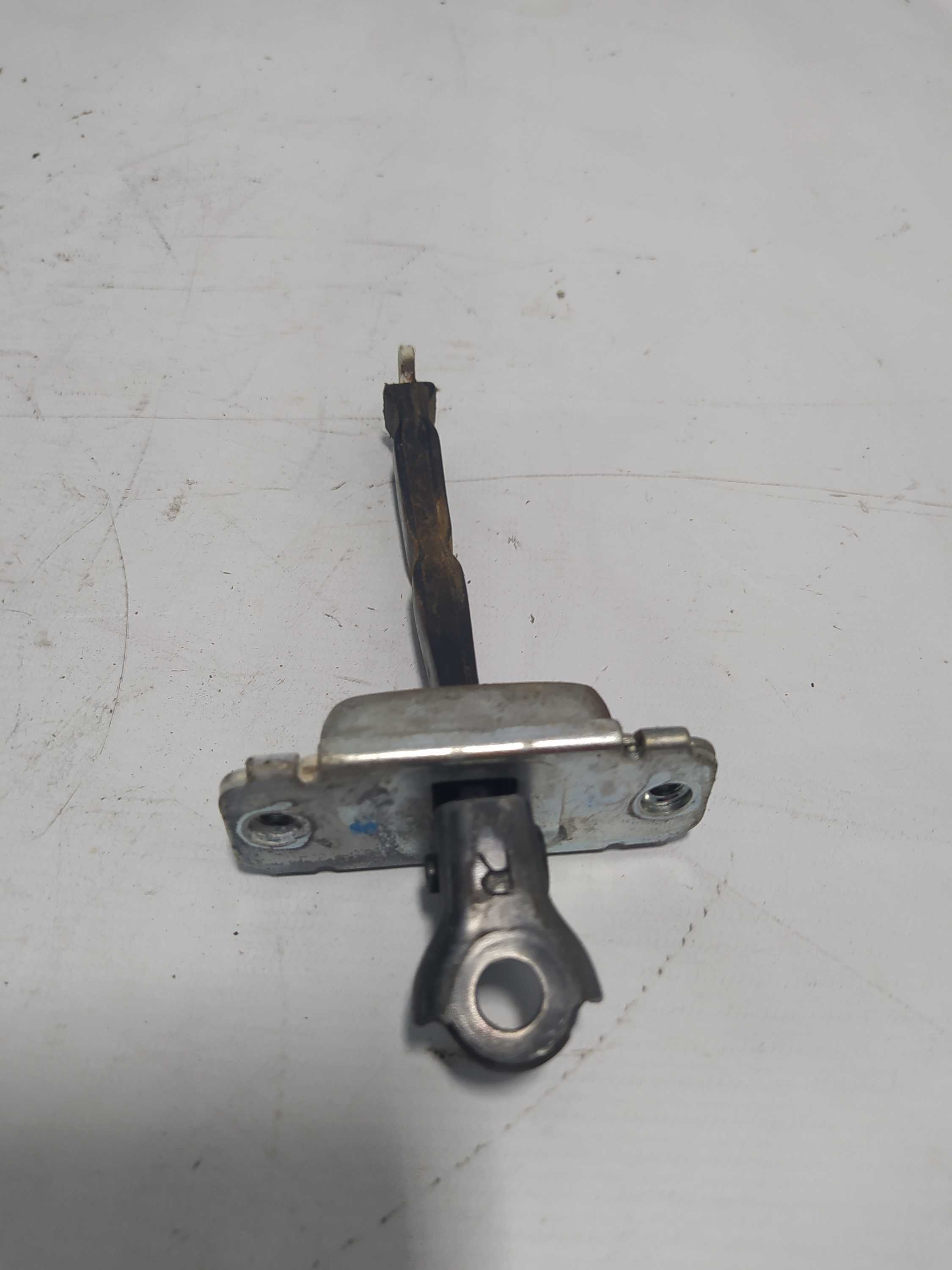 Limitador De Porta Traseiro Direito Hyundai Hb20 Original
