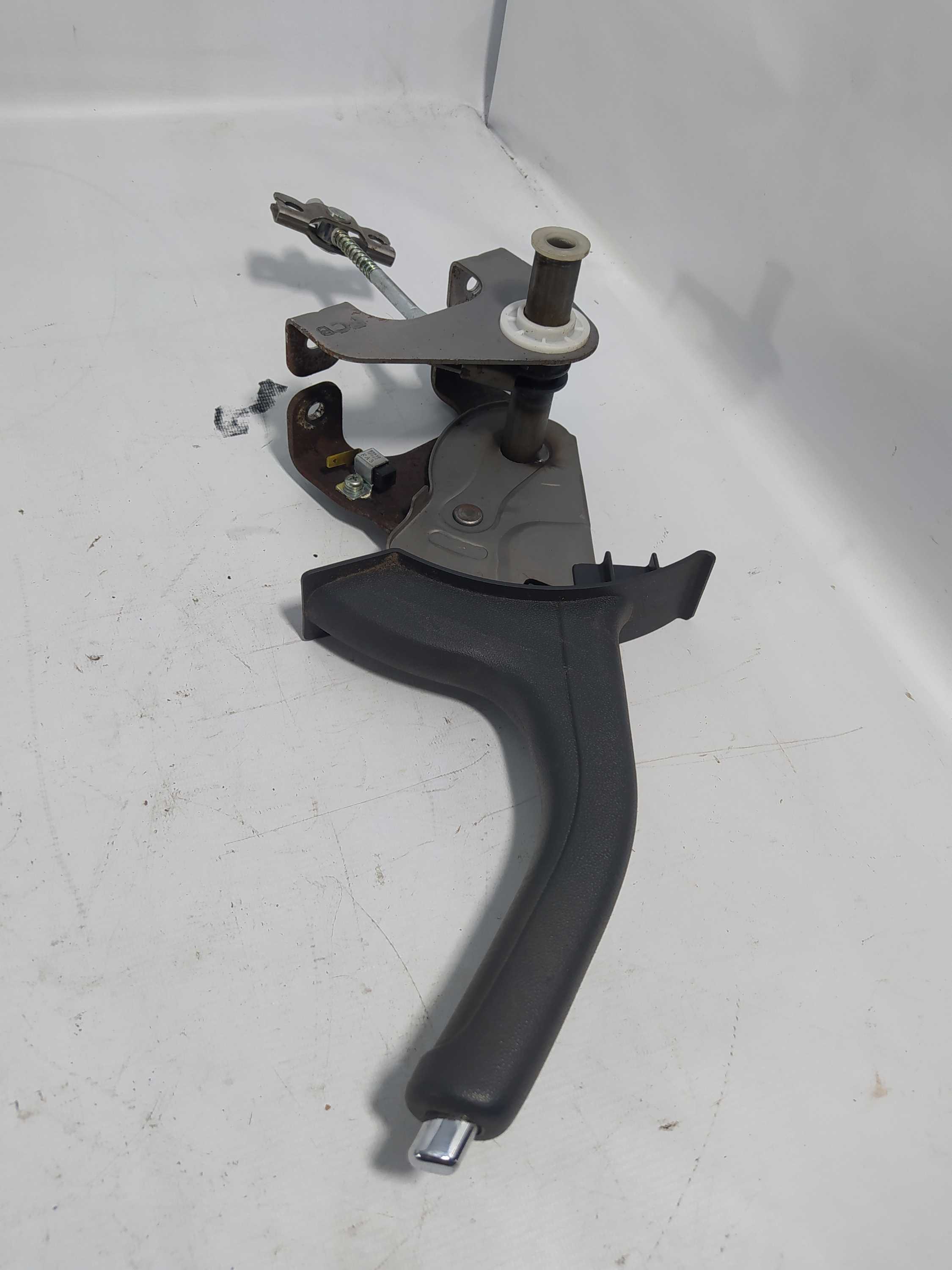 Alavanca Freio De Mão Hyundai I30 2.0 Automático Original 1