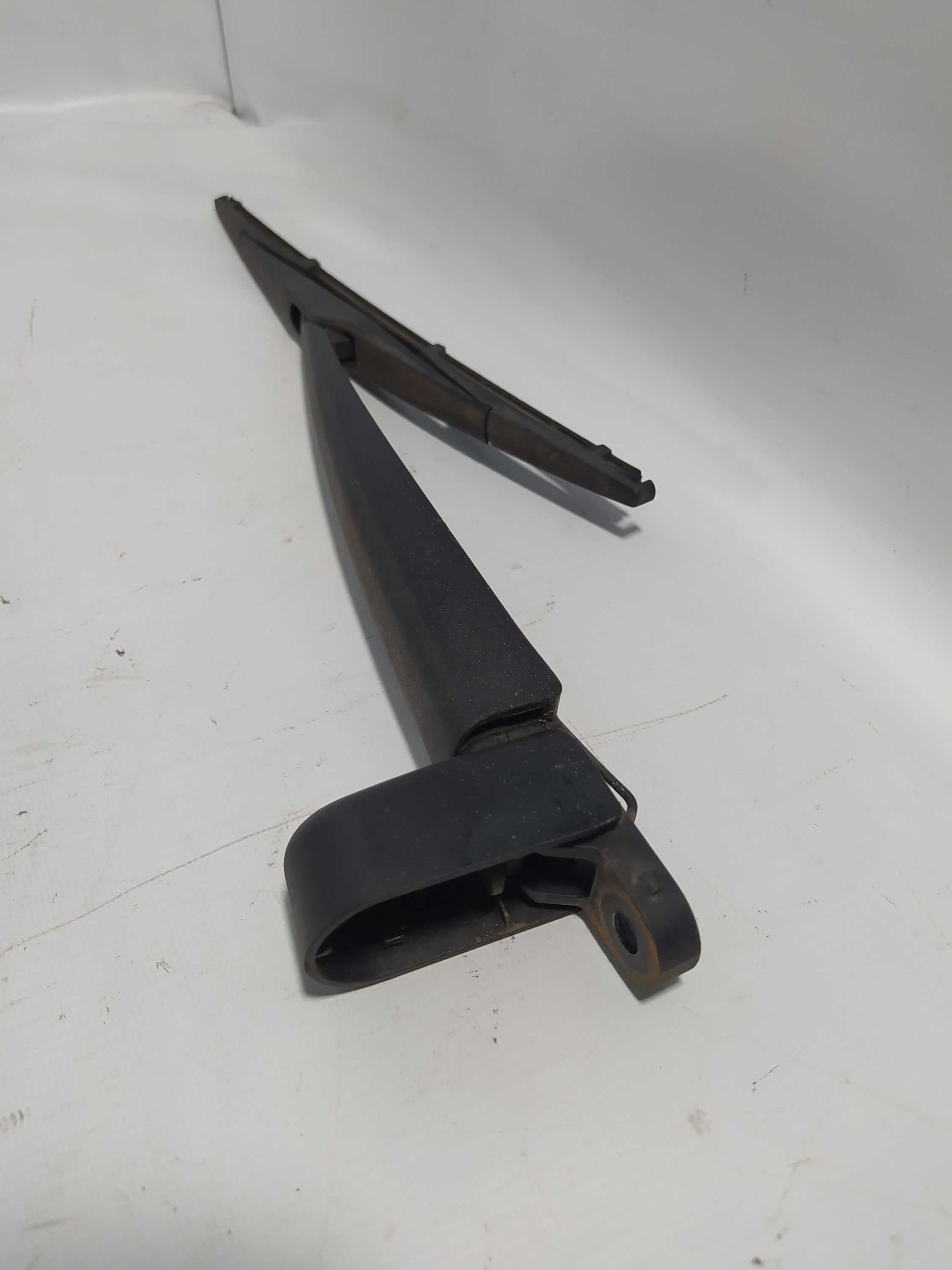 Braço Do Limpador Traseiro Hyundai I30 2010