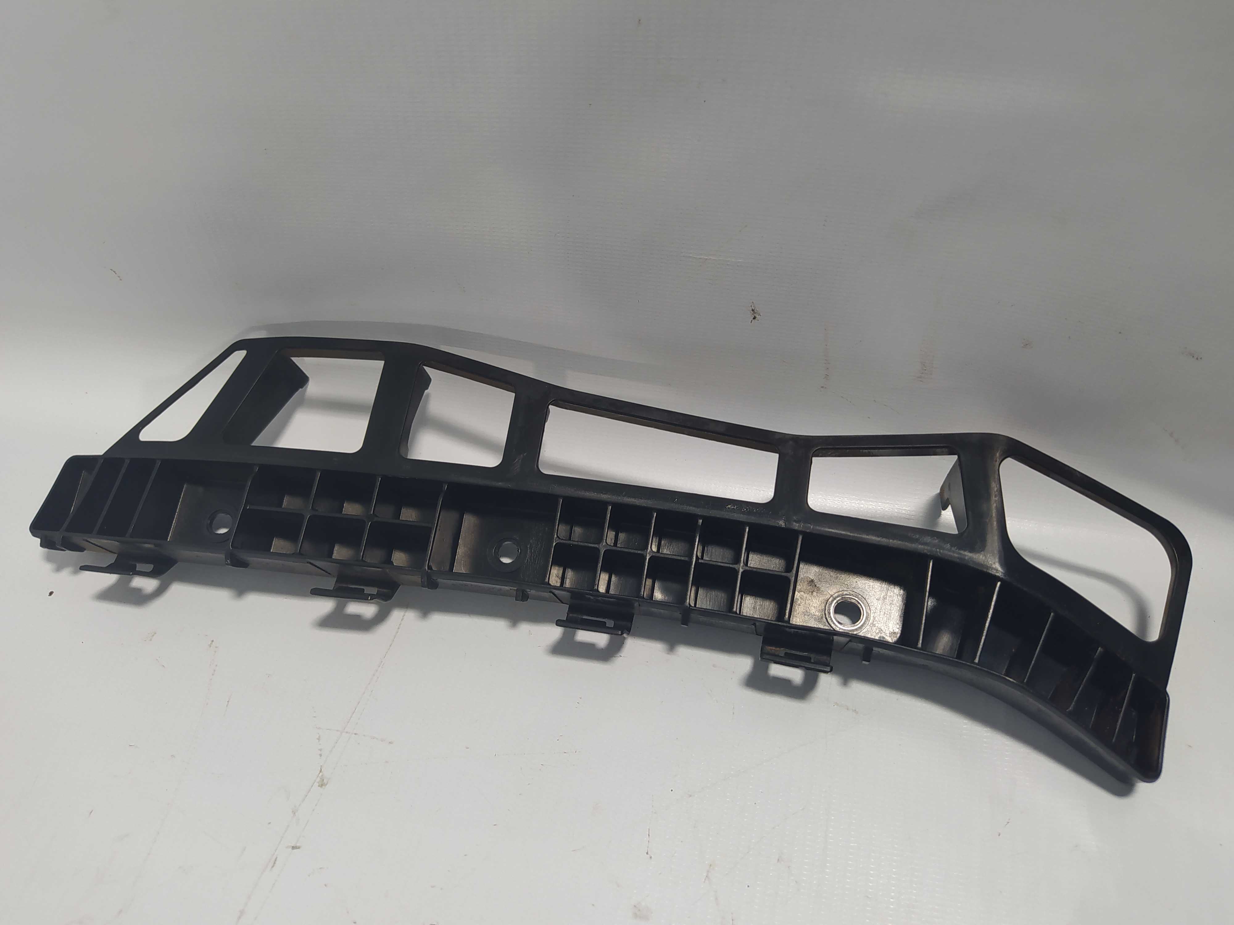 Guia Para-choque Traseiro Esquerdo Hyundai I30 2010 2