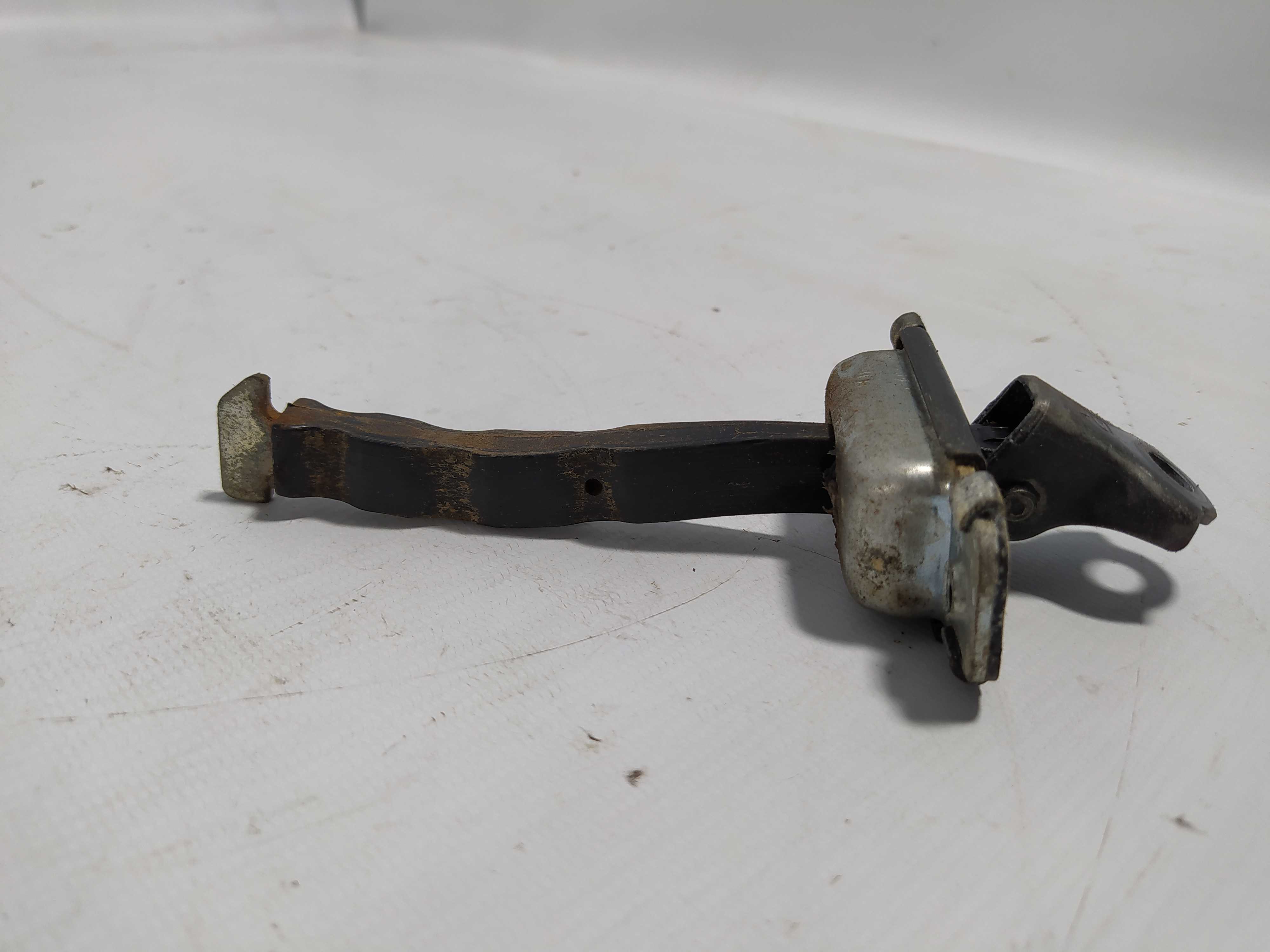 Limitador De Porta Dianteira Direito Hyundai Hb20 2013