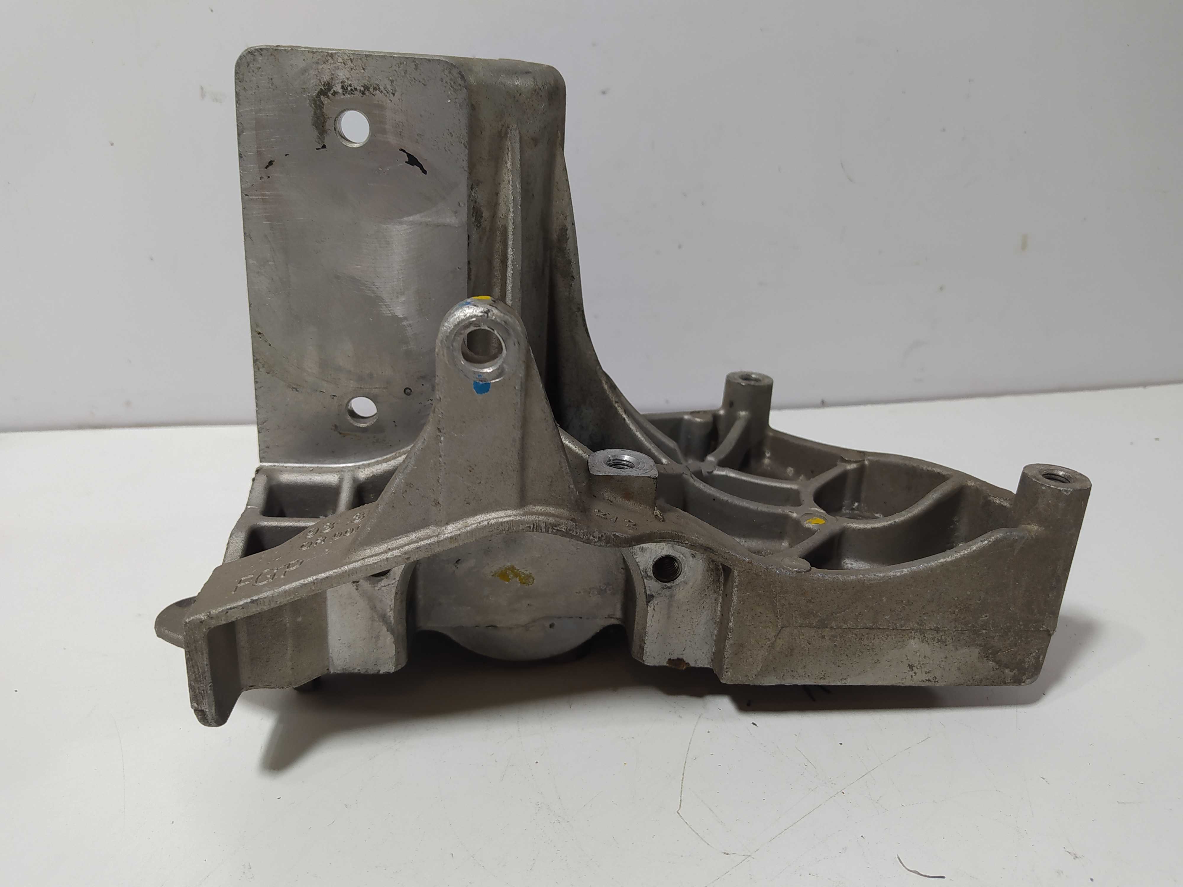 Suporte Do Compressor Corsa Montana Meriva 93302626