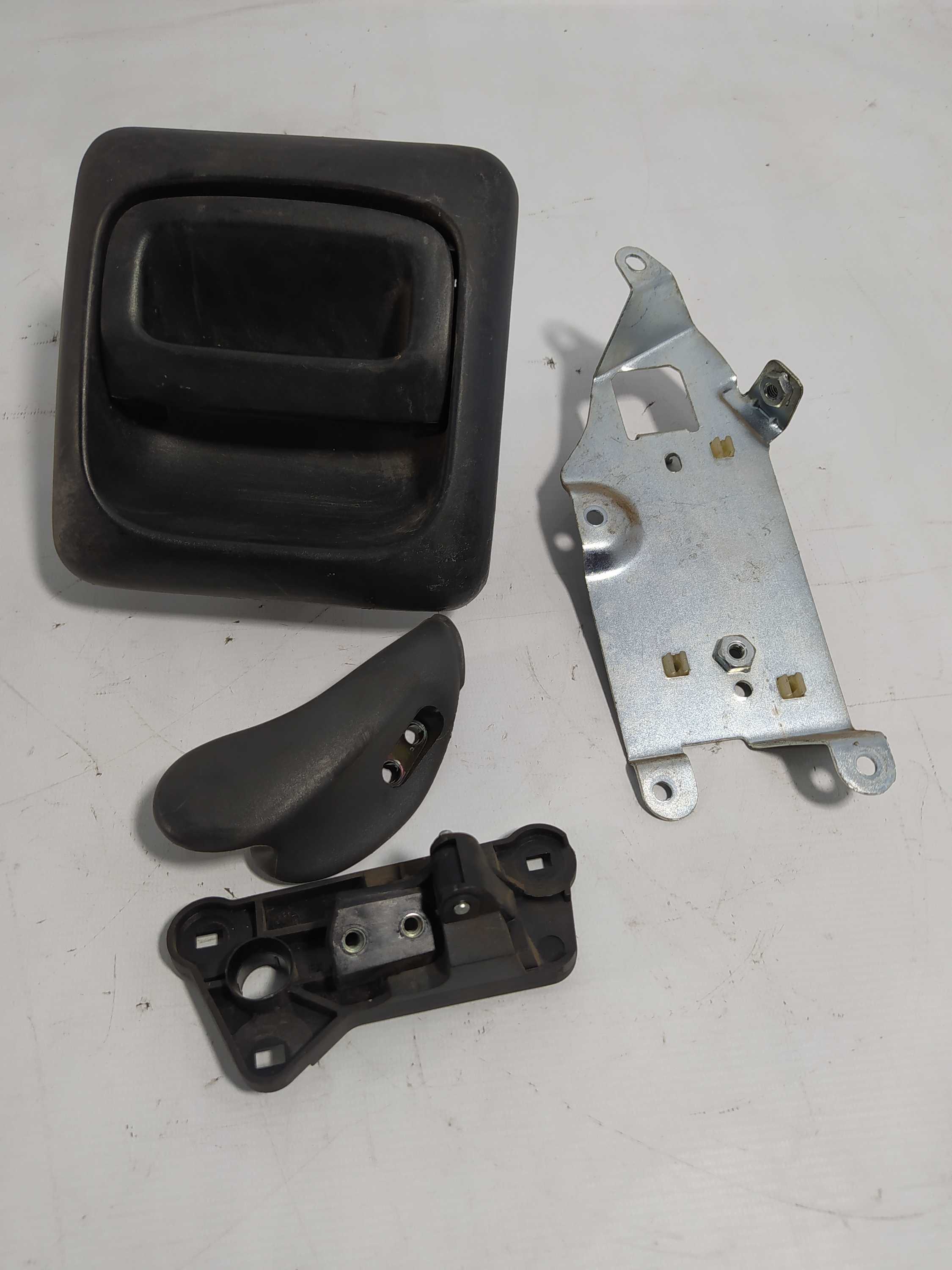 Maçaneta Porta Traseira Externa Fiat Ducato 1304175070 Preto