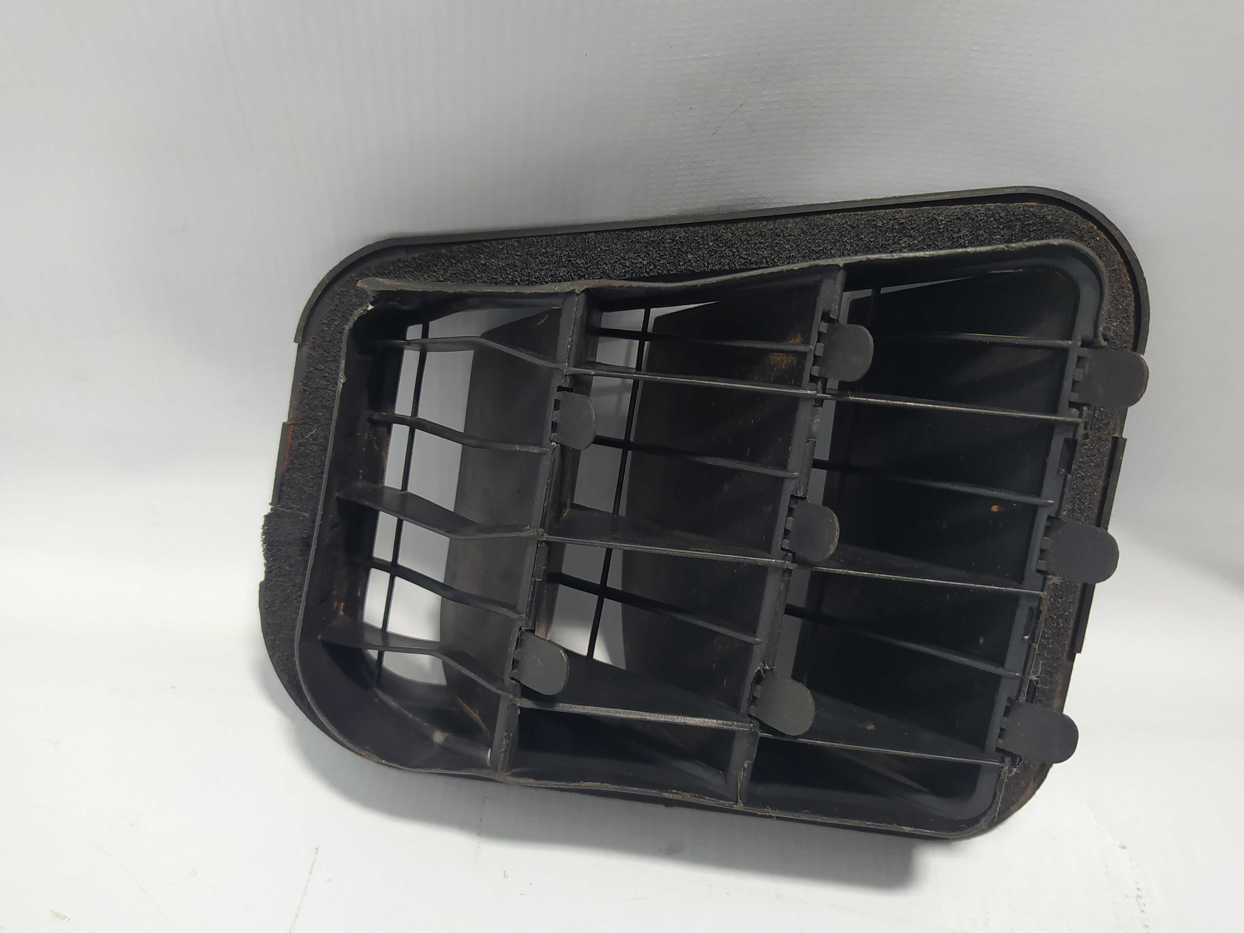 Difusor Ar Traseiro Direito Hyundai I30 2.0 975102f200 2