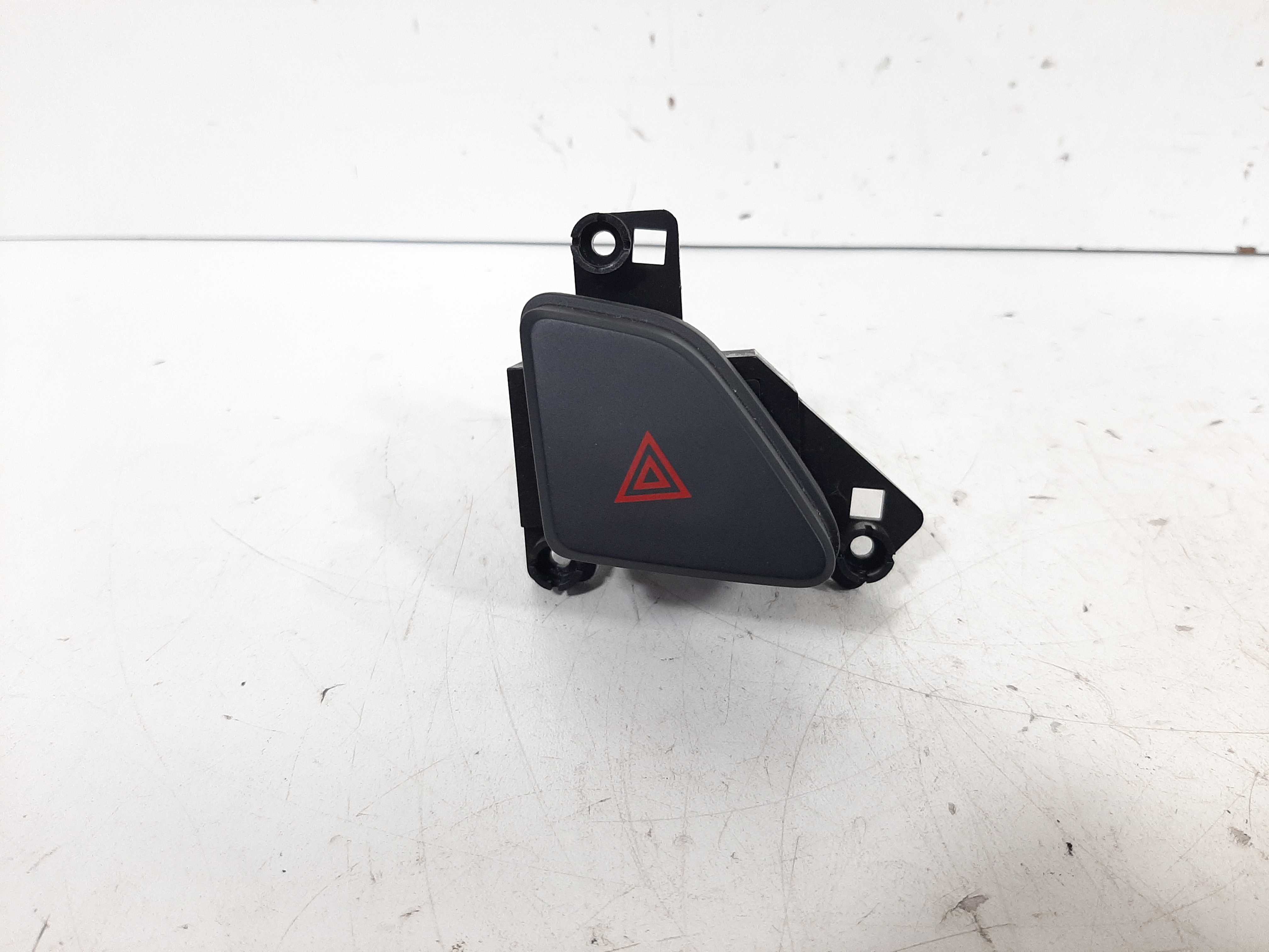 Botão Interruptor Pisca Alerta Hyundai I30 2009 2010 A 2012 5