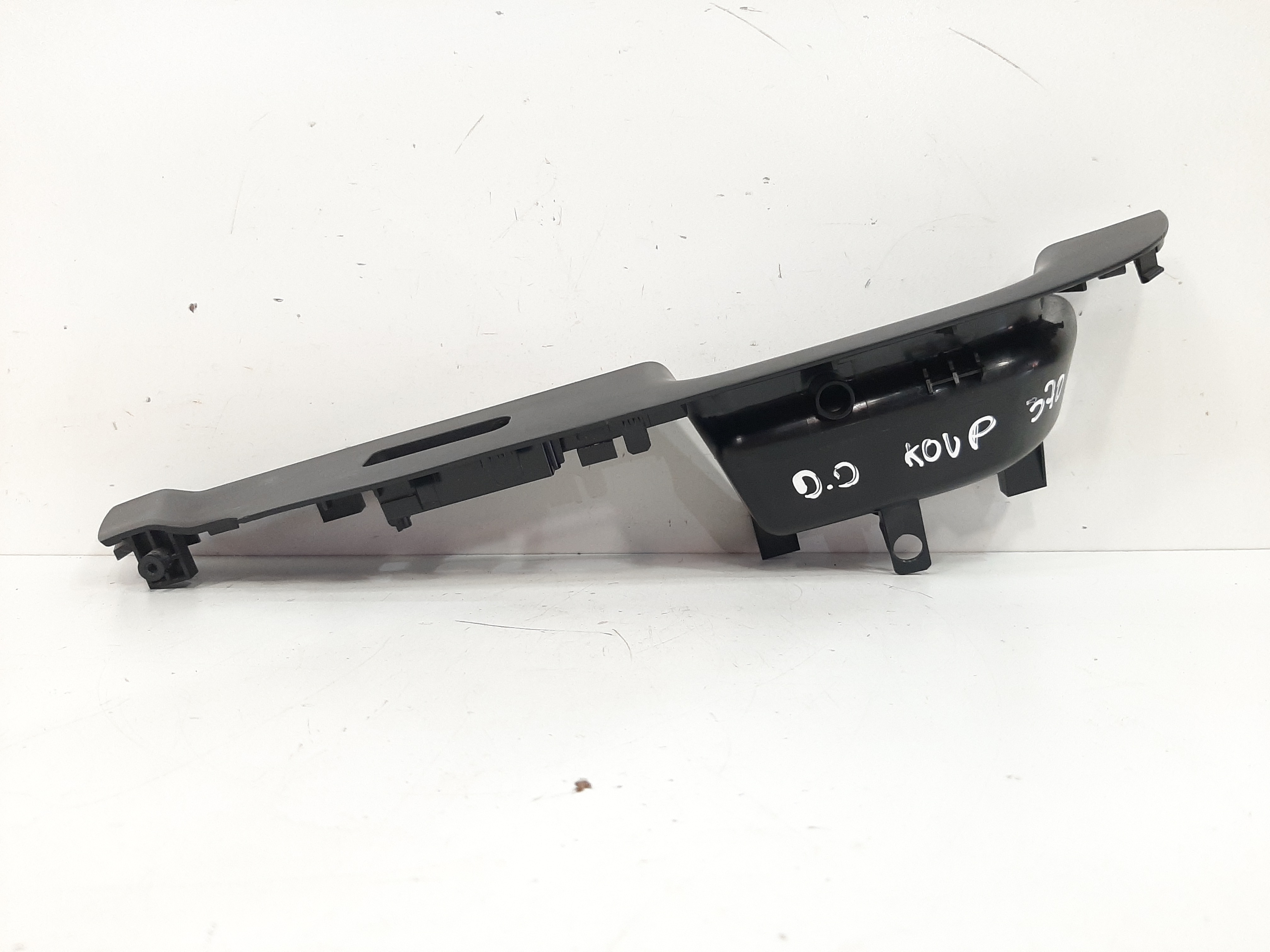 Moldura Comando Dianteiro Direito Kia Cerato Koup 2011 A 13 5