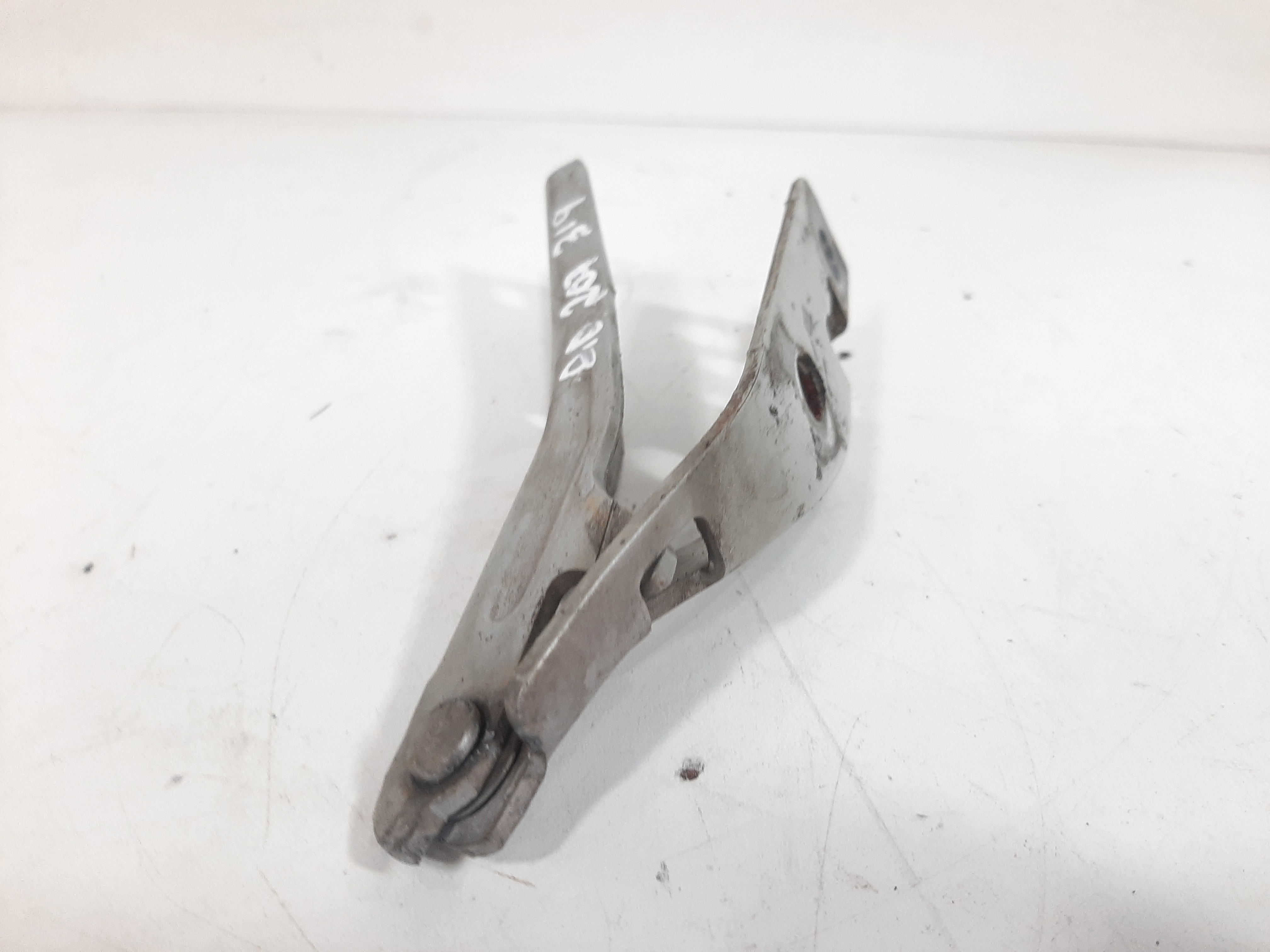 Dobradiça Dianteira Direita Capô Peugeot 207 2008 A 2013 8
