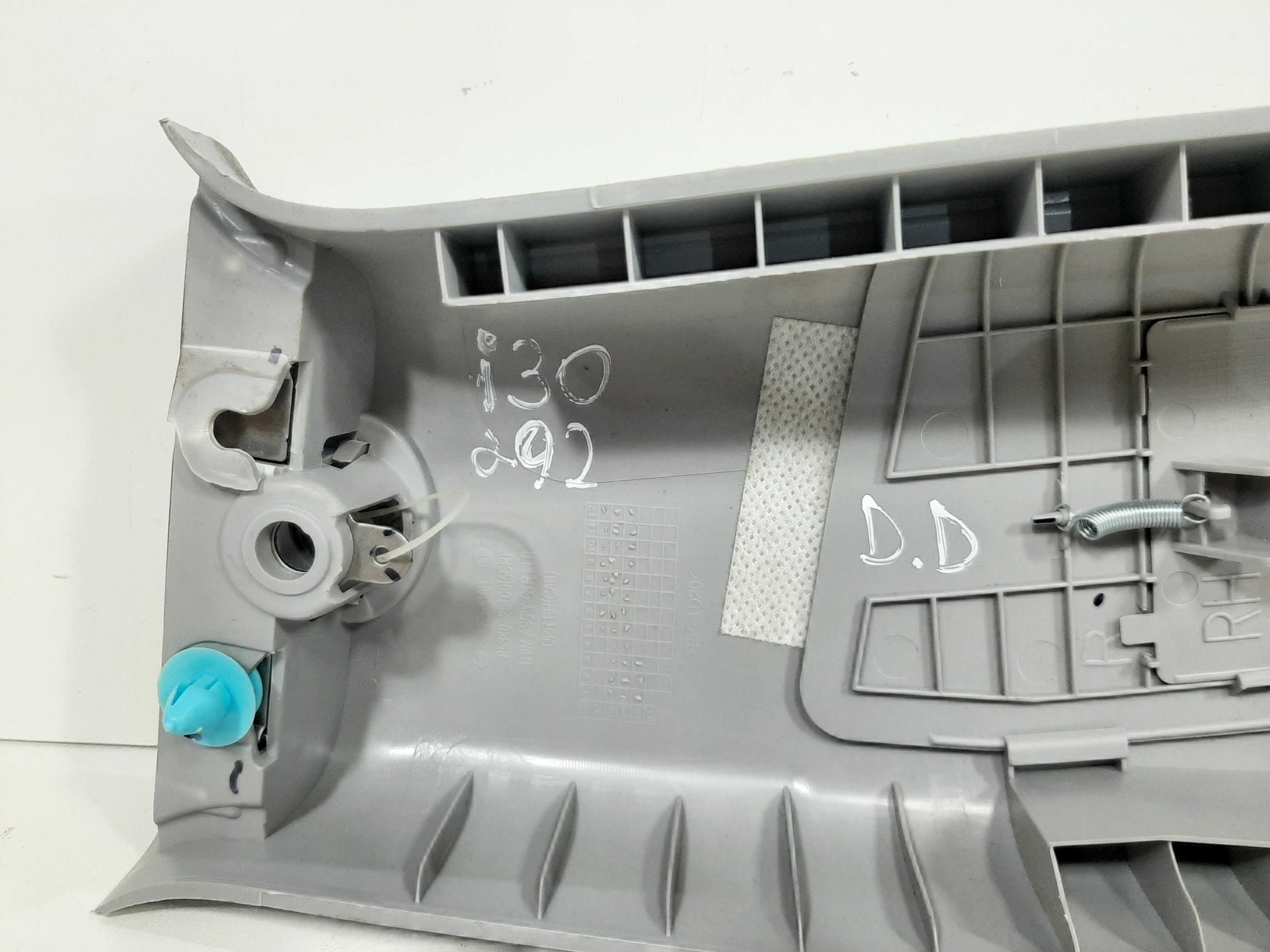 Acabamento Coluna Dianteiro Direito Hyundai I30 2009 A 2012 2