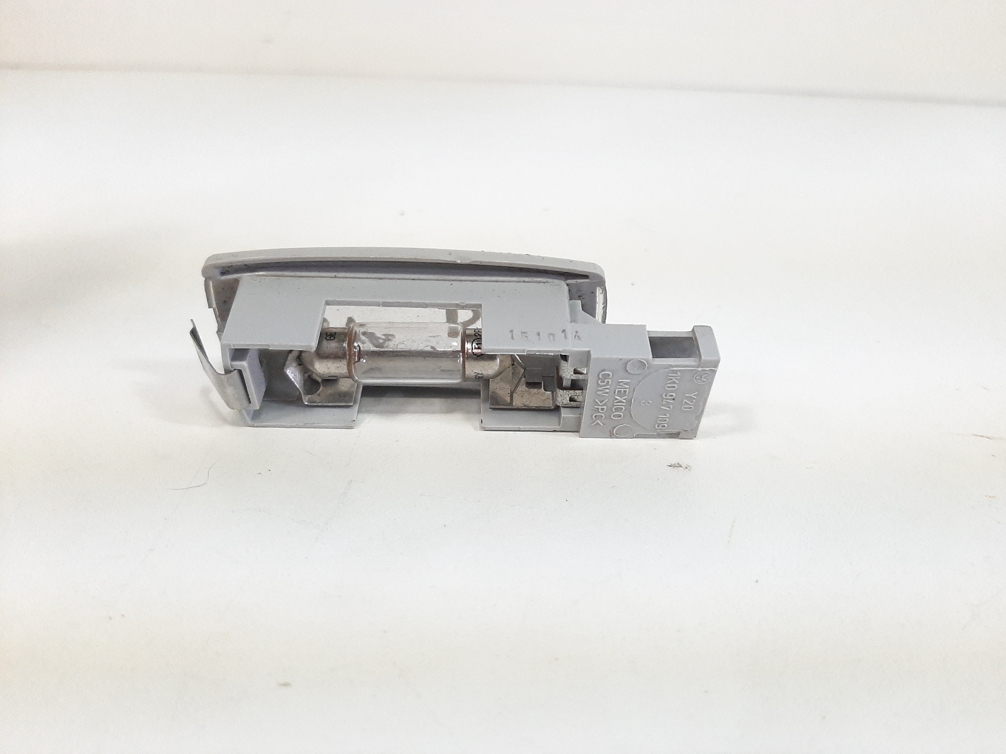 Luz Cortesia Quebra-sol Direito Vw Jetta Tiguan 2011 A 2016 5