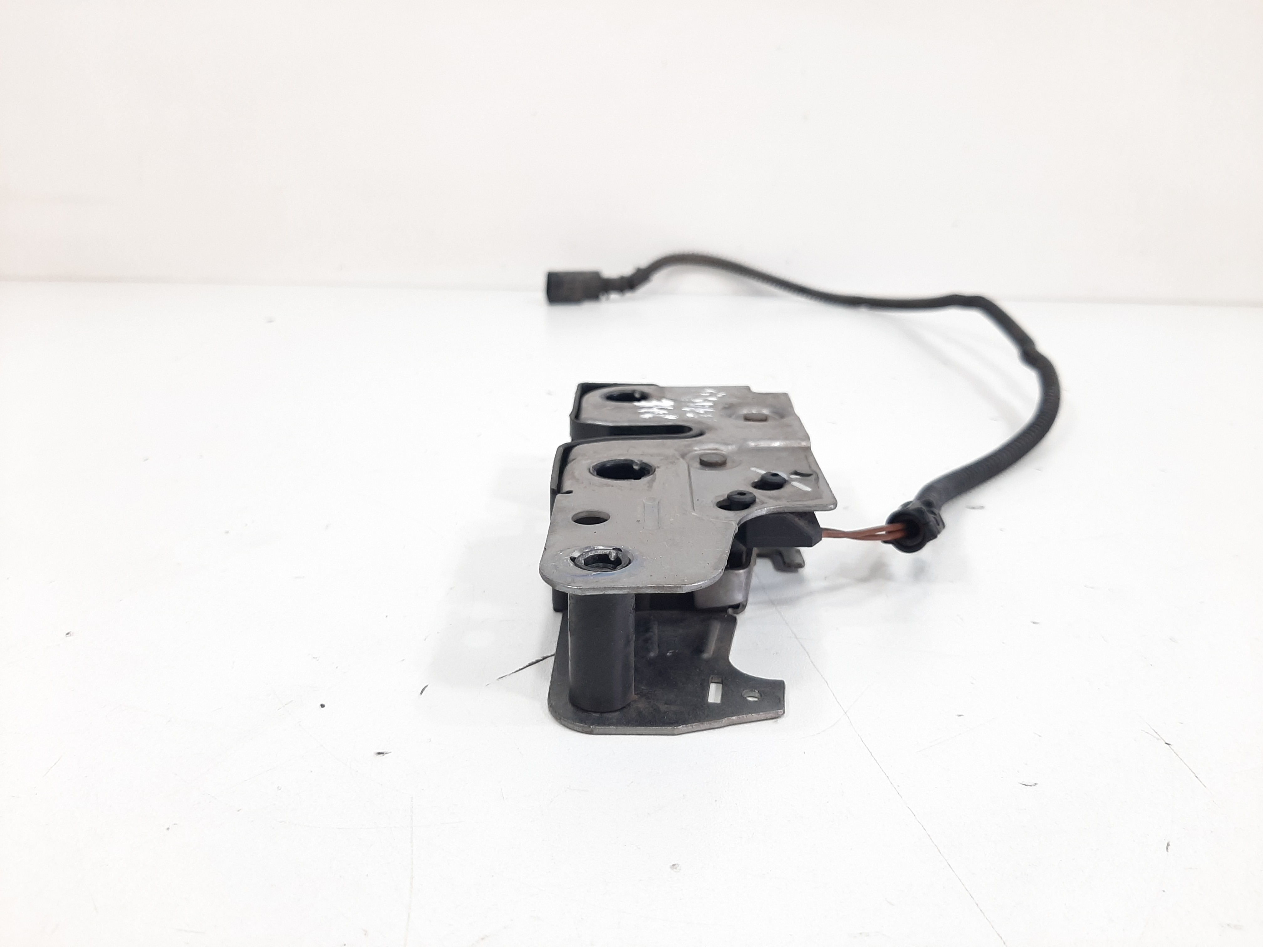 Fechadura Capô Volkswagen Vw Tiguan 2012 2013 2014 A 2017 4