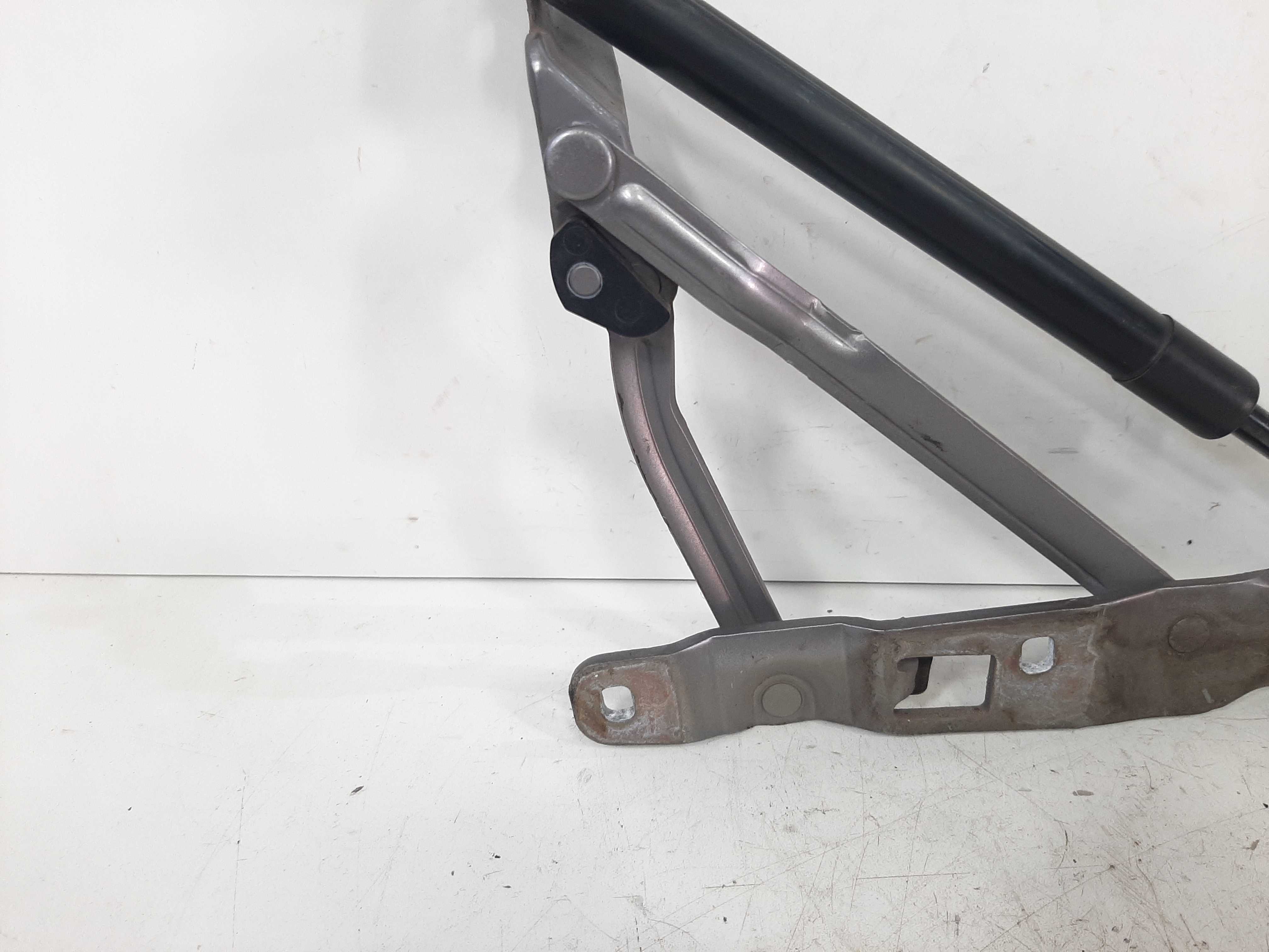 Dobradiça Tampa Traseira Esquerda Bmw 540i 96 97 A 2004 7