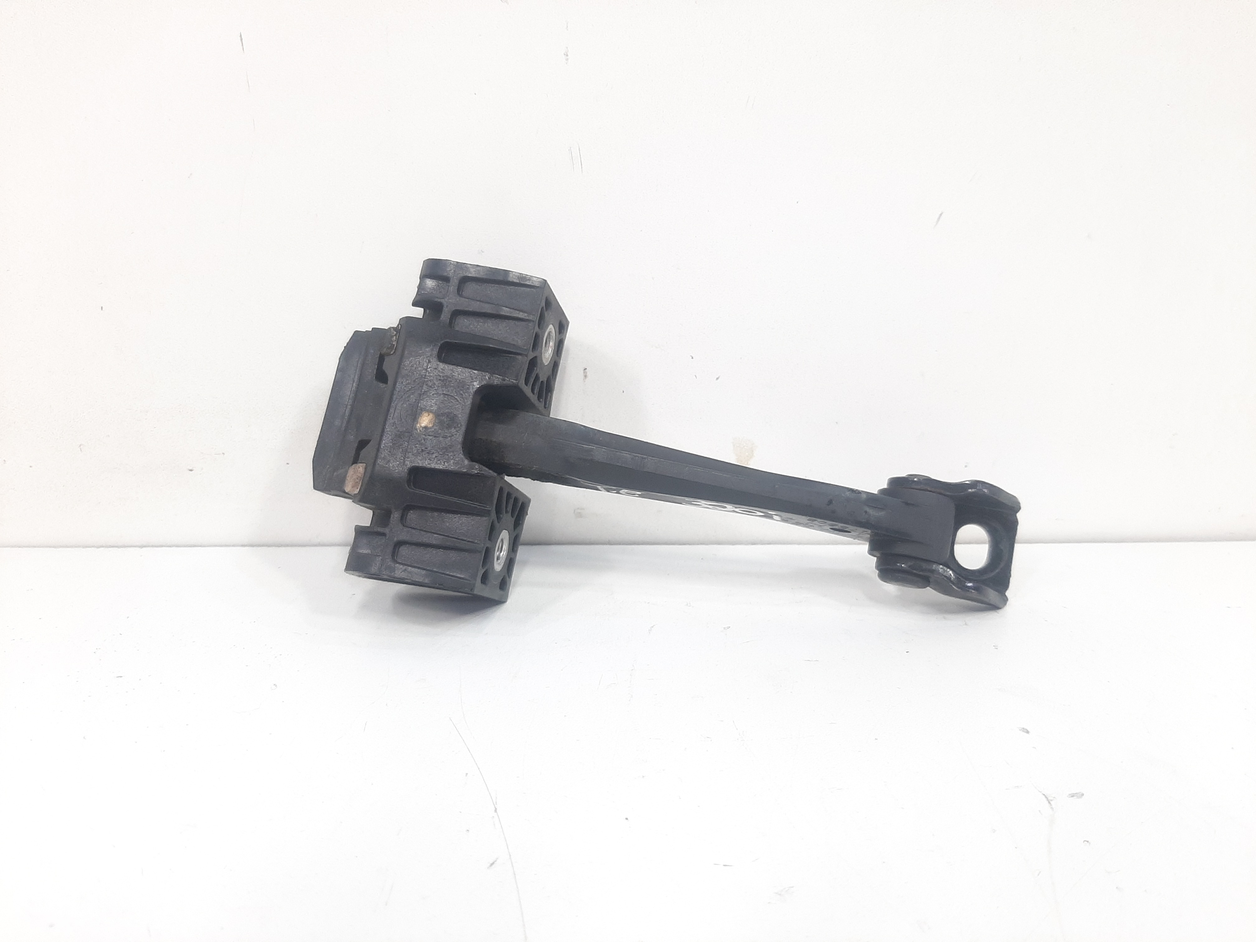 Limitador Porta Traseira Esquerda Bmw 320i E90 2006 A 2012 4