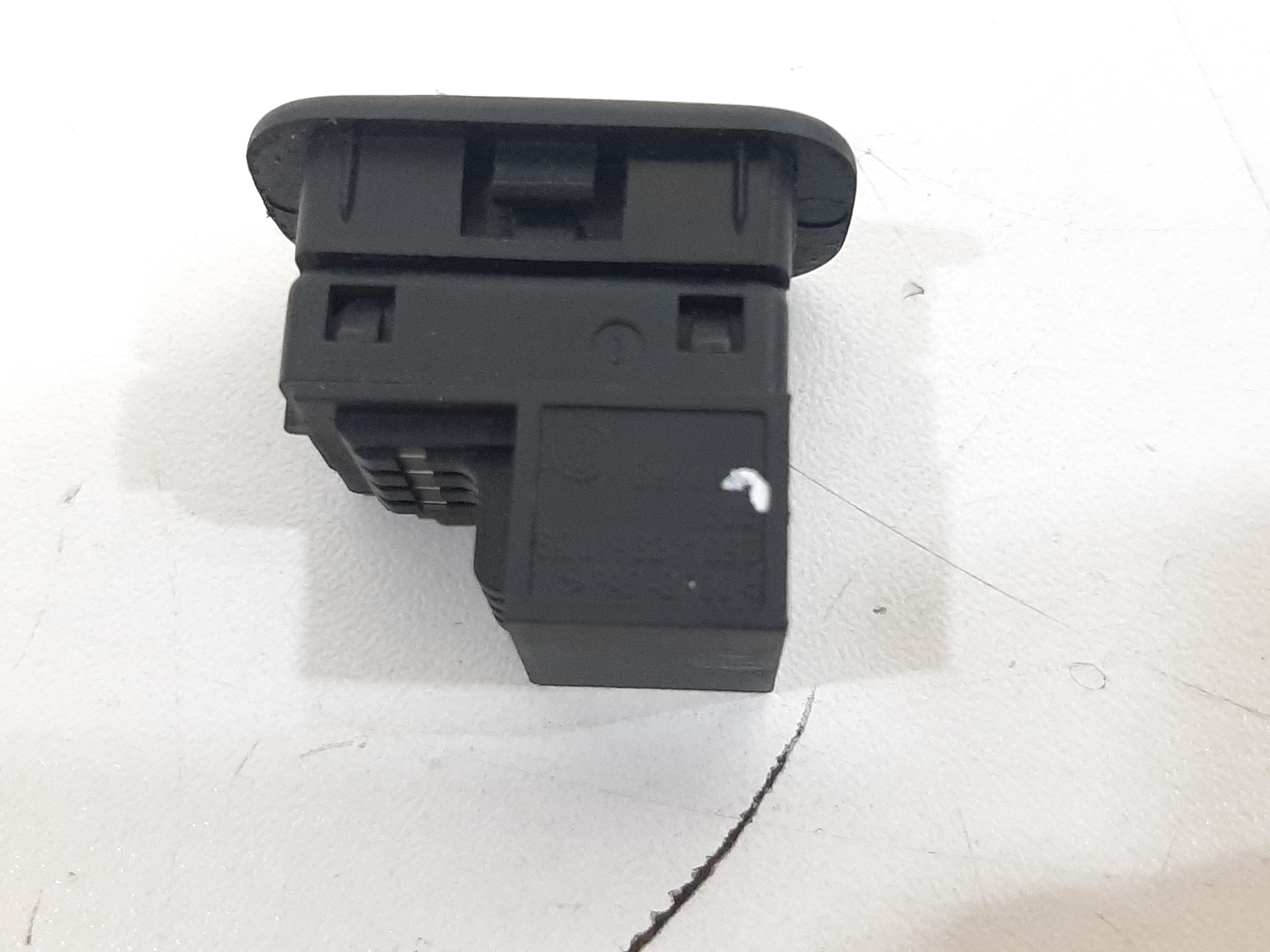 Botão Interruptor Alarme Vw Tiguan 2012 2013 2014 A 2017 7