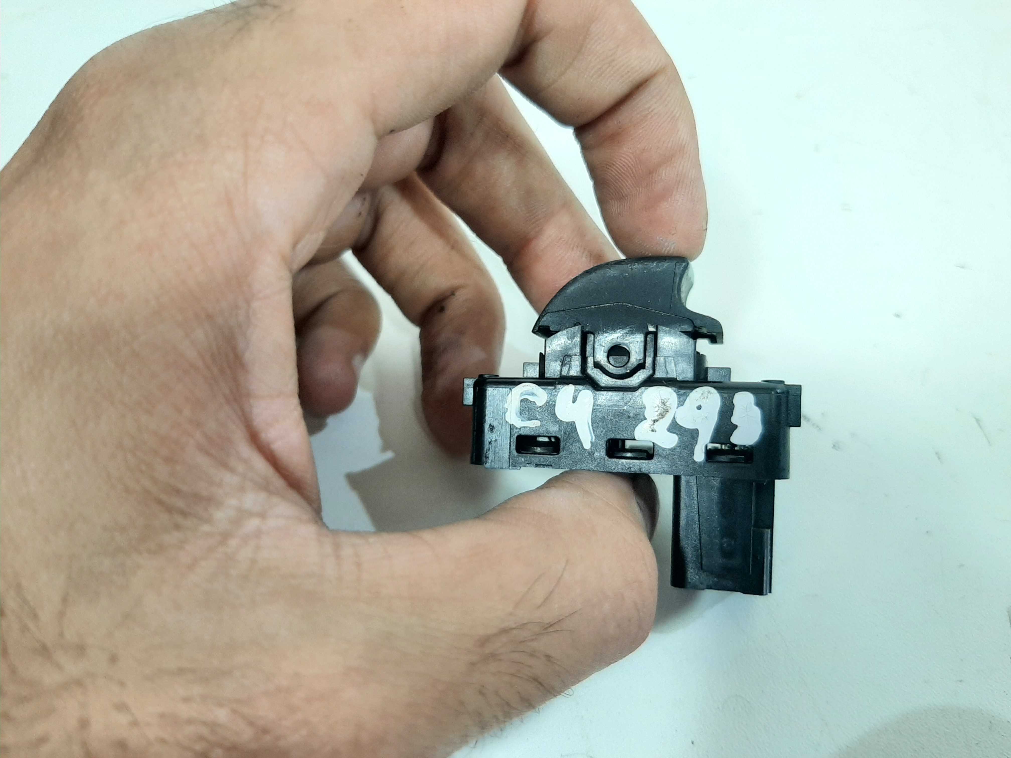Botão Simples Vidro Traseiro Direito Citroen C4 2007 A 2013 1