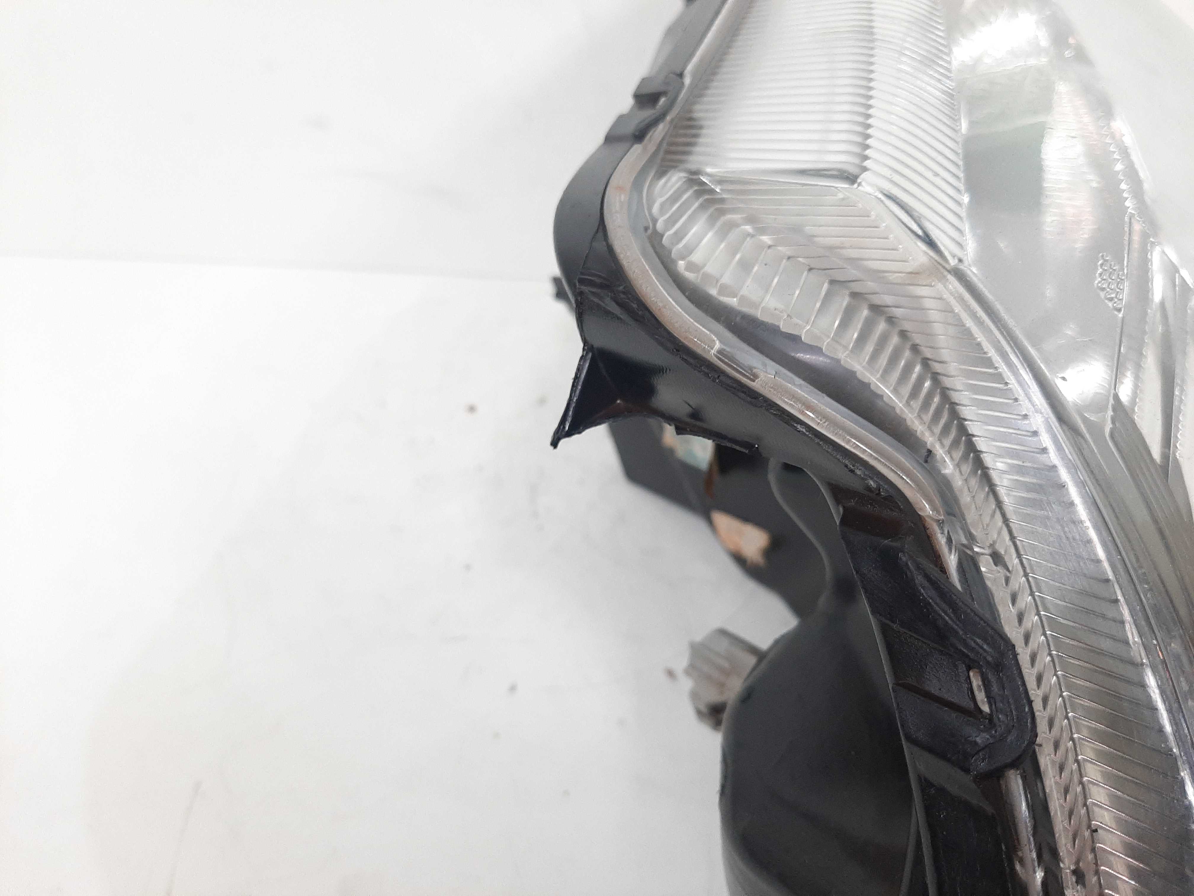 Farol Dianteiro Esquerdo Toyota Etios 2012 A 2016 C/ Avaria 9