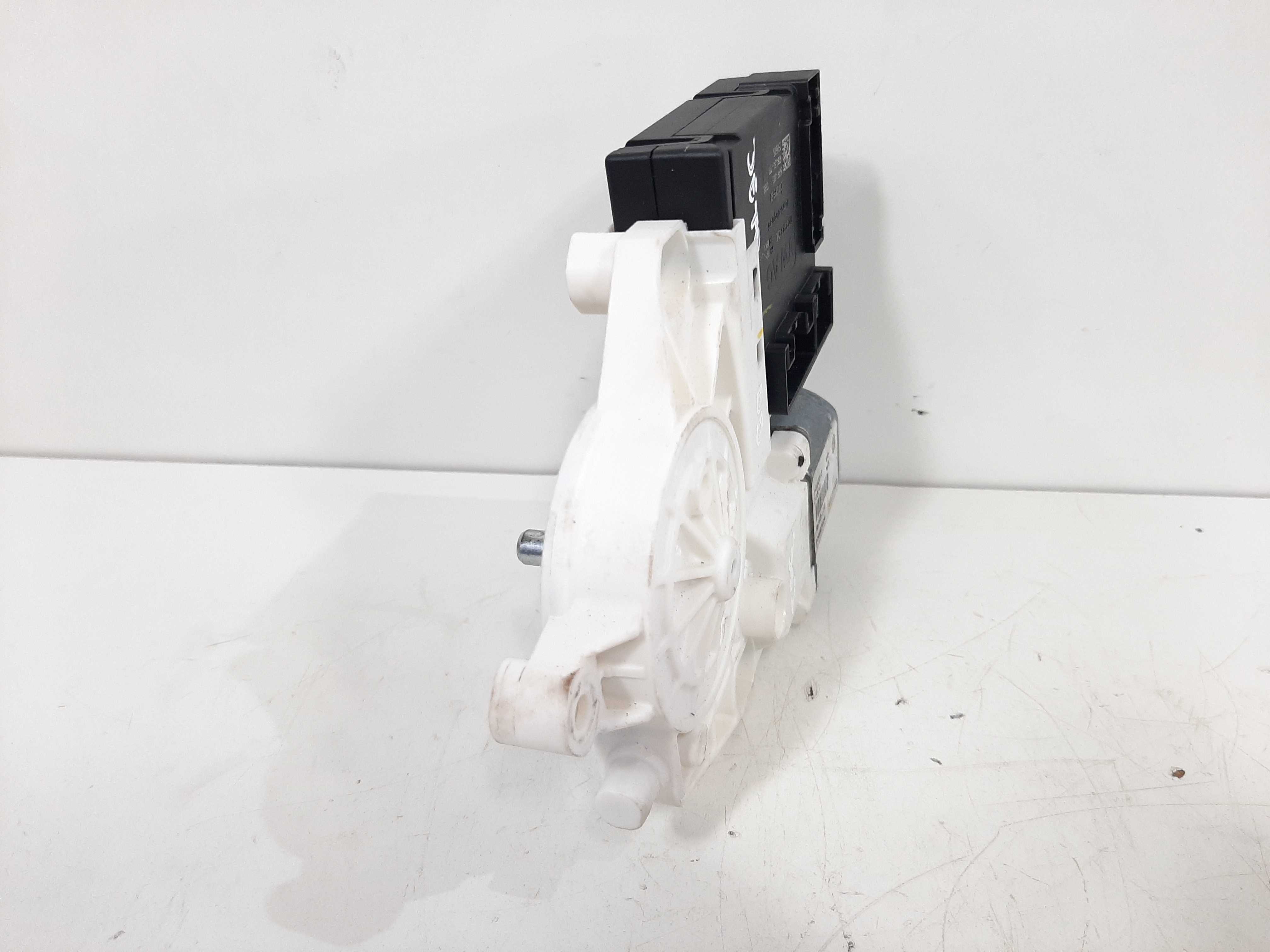 Motor Vidro Elétrico Dianteiro Direito Vw Jetta 2011 A 2018 4