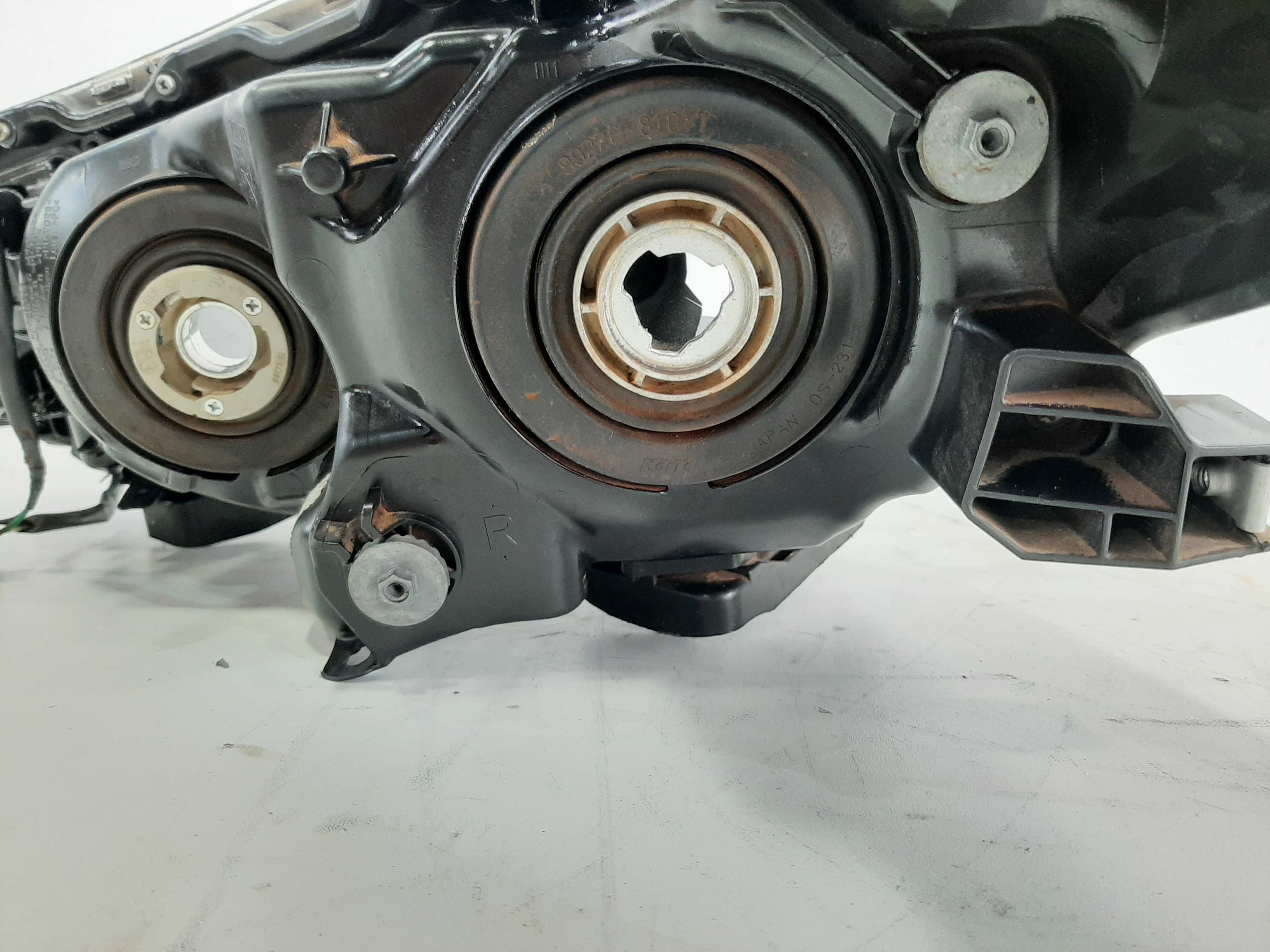 Farol Dianteiro Direito Corolla Xei 2014 A 2017 C/ Avaria 8
