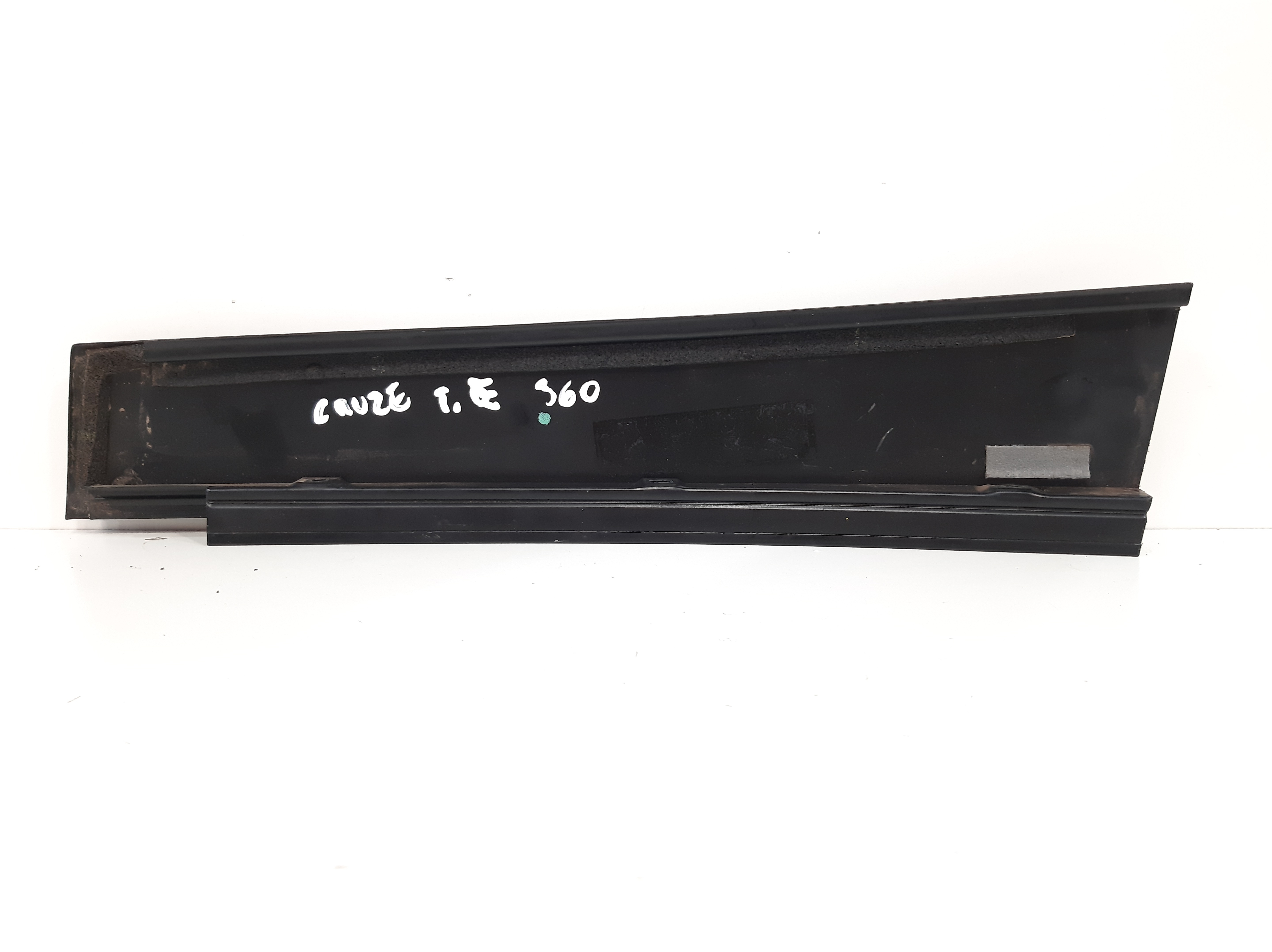 Moldura Coluna Porta Traseira Esquerda Cruze 1.8 2011 A 2016 1