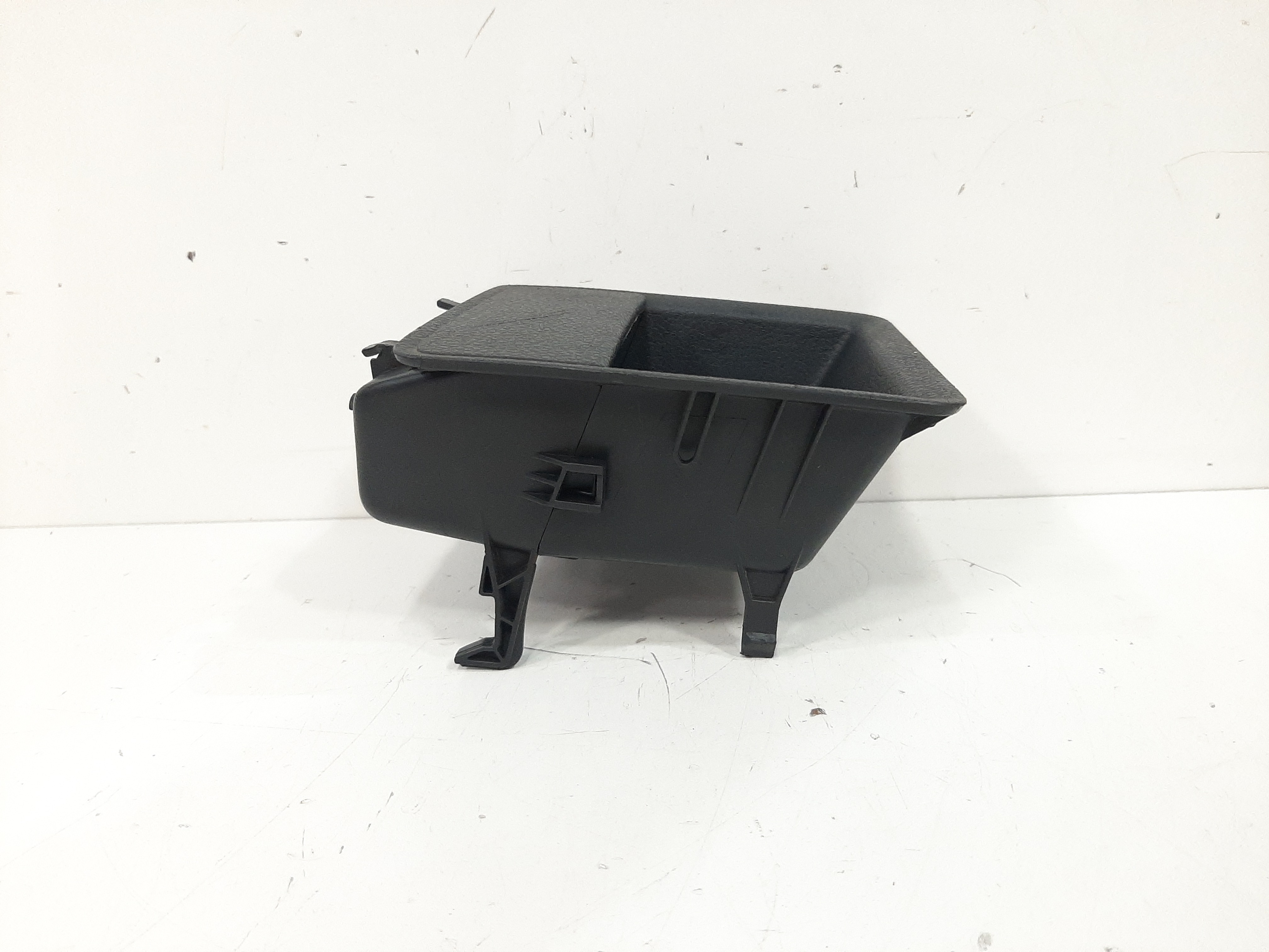 Porta Treco Objeto Central Vw Jetta 2011 A 2017 5c6863383 8