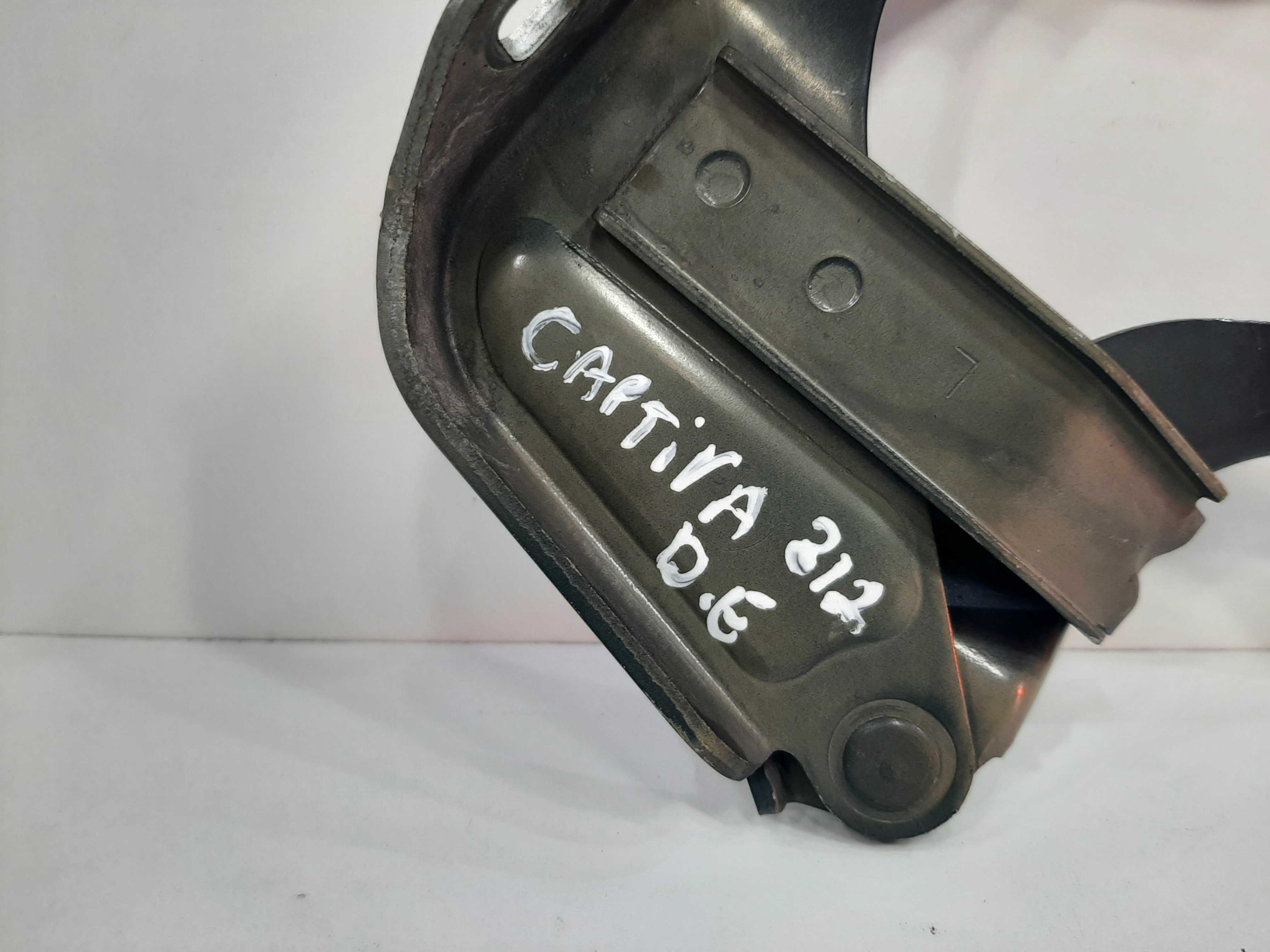 Dobradiça Esquerda Capo Captiva 3.2 V6 2008 2009 2010 A 2016 3