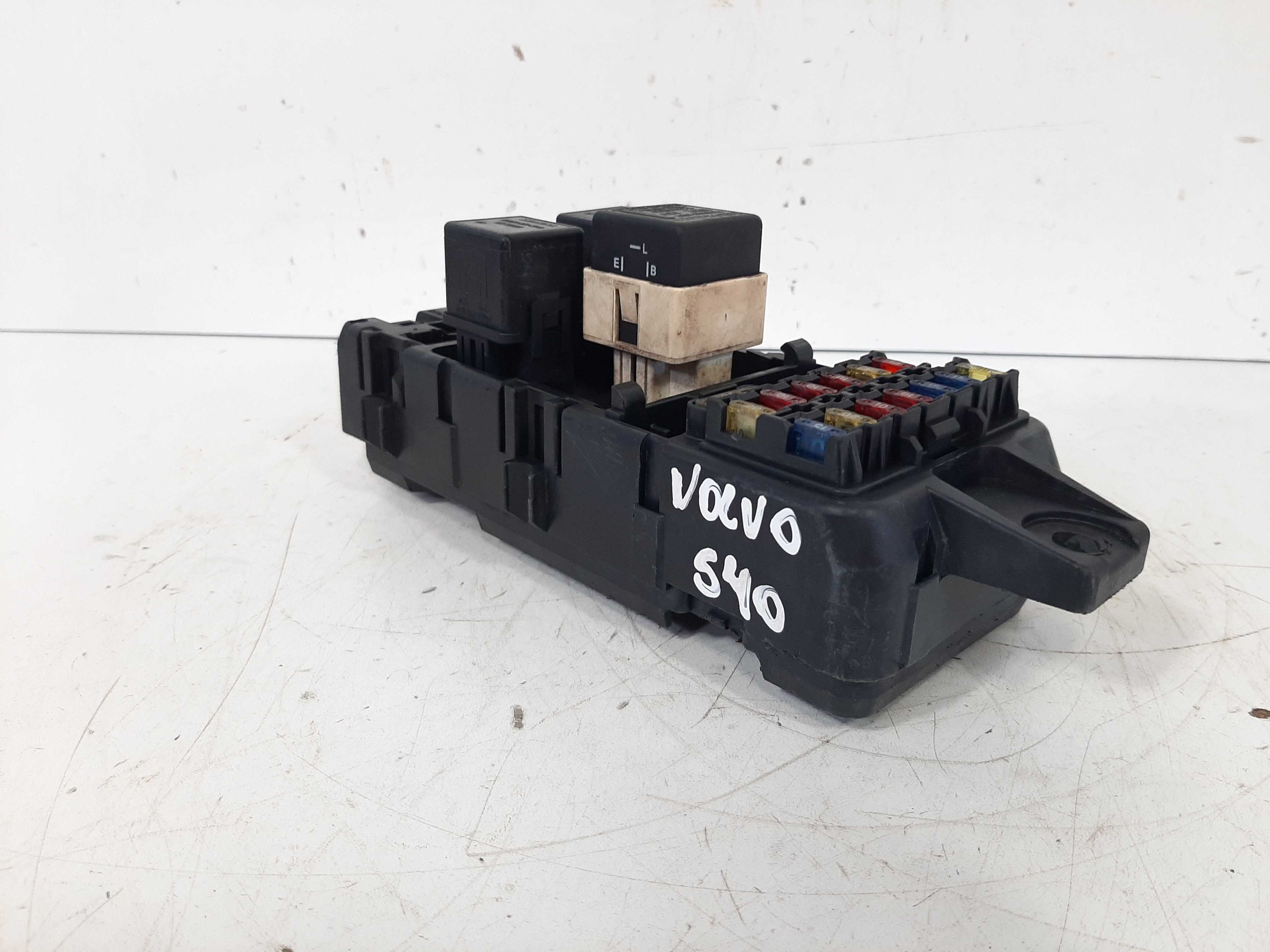 Caixa Fusivel Volvo S40 1.8 16v – 30865169 – C/detalhe 5