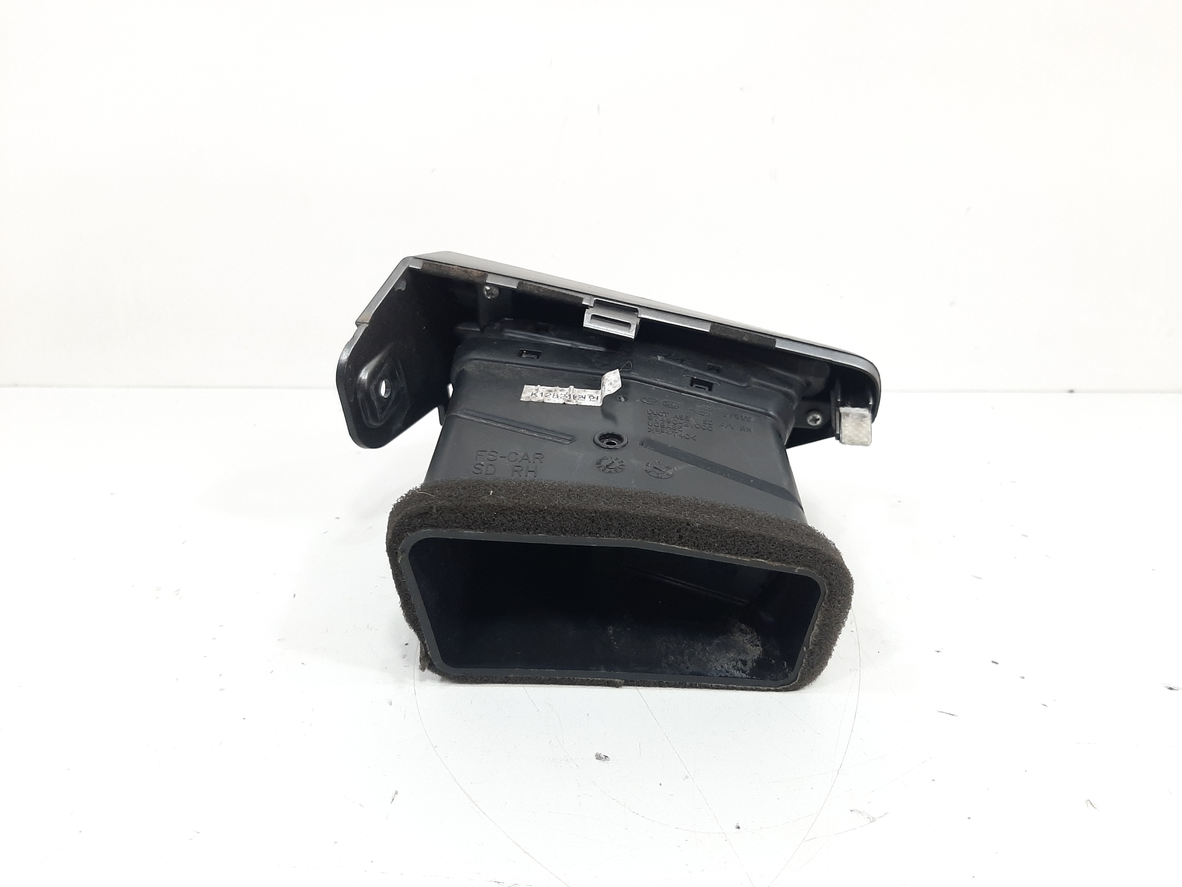 Difusor Ar Dianteira Direita Hyundai Veloster 2012 2013 1