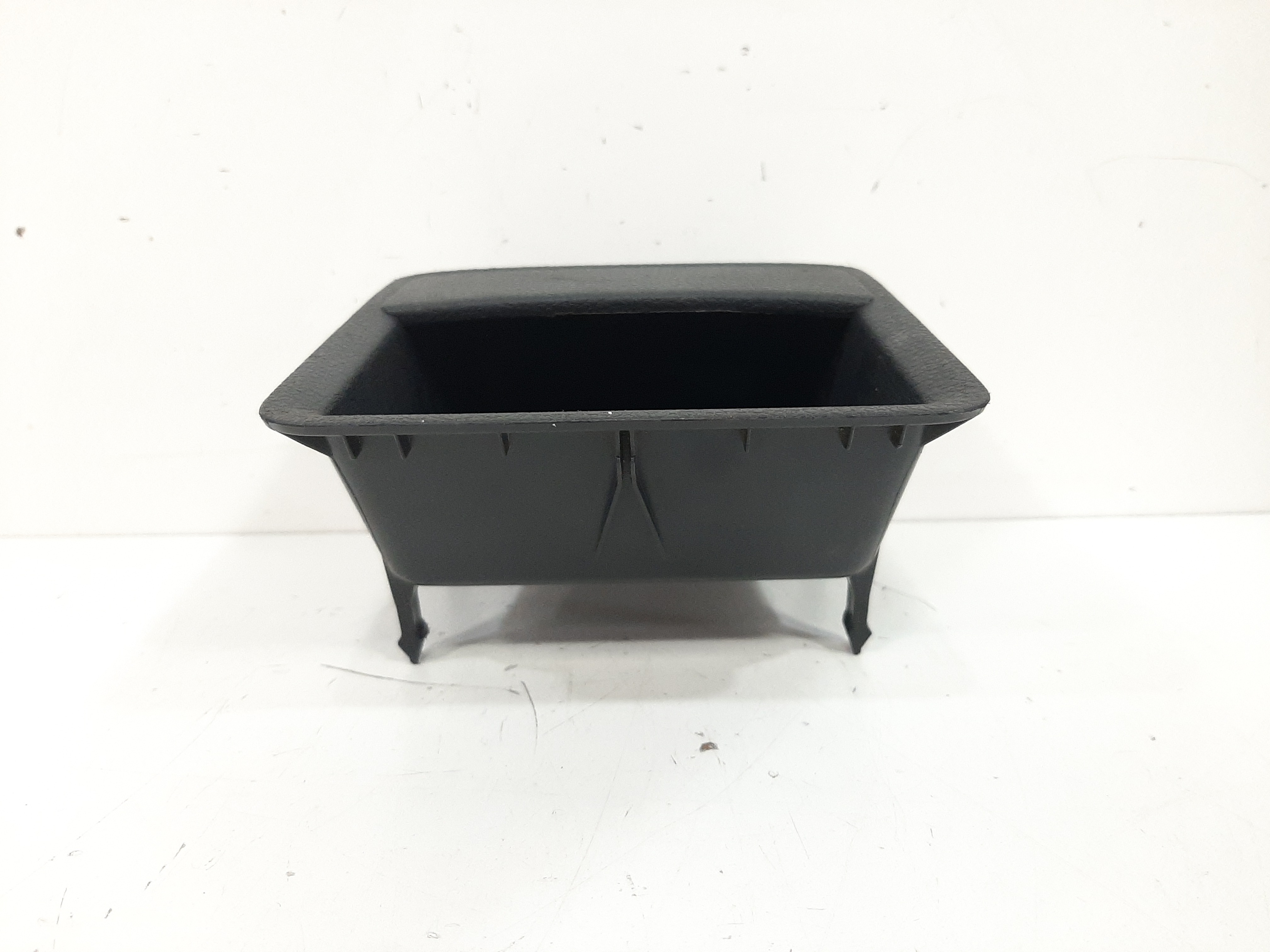 Porta Treco Objeto Central Vw Jetta 2011 A 2017 5c6863383 7