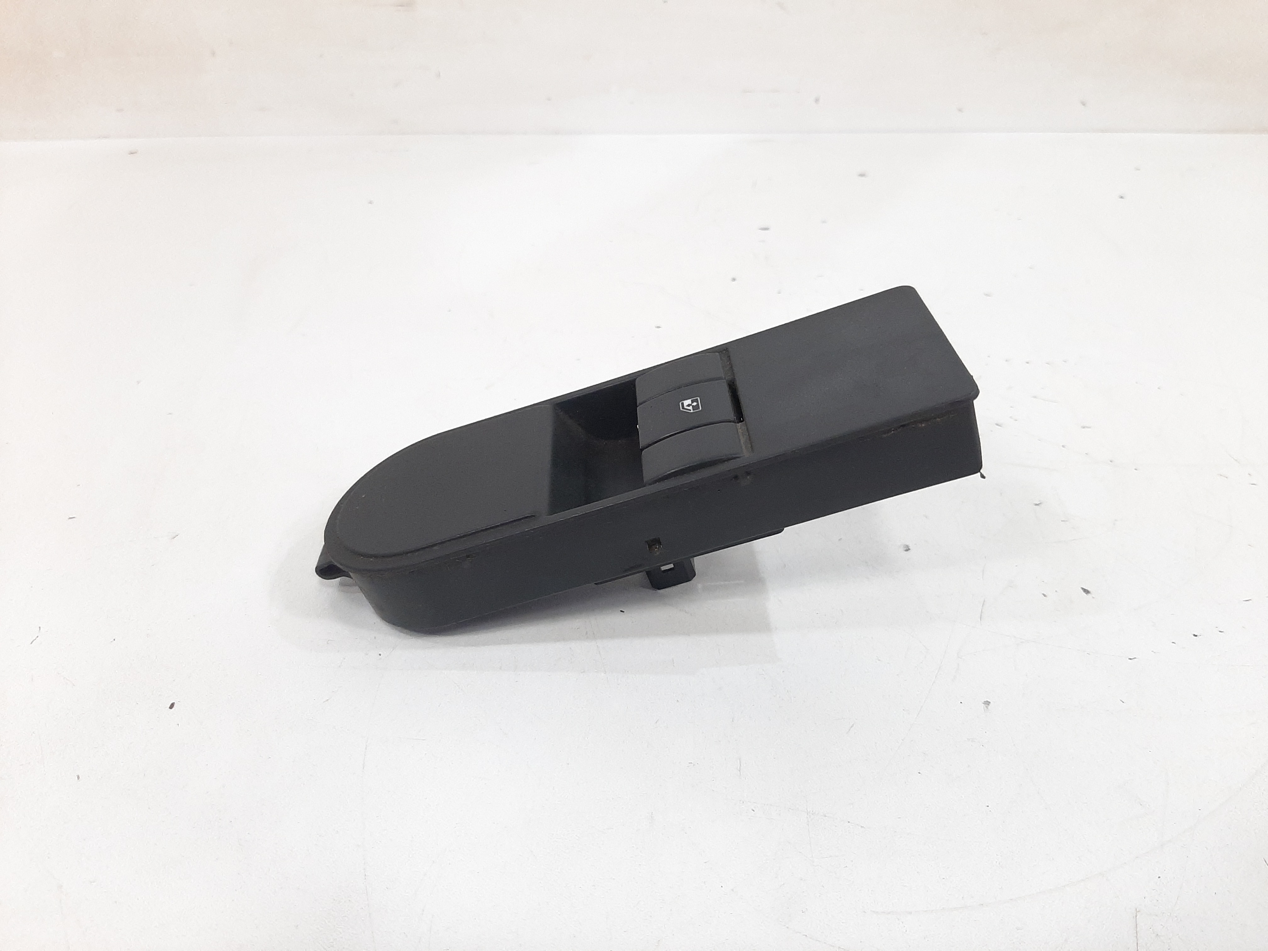 Interruptor Vidro Elétrico Dianteiro Direito Vectra 06 A 12 4