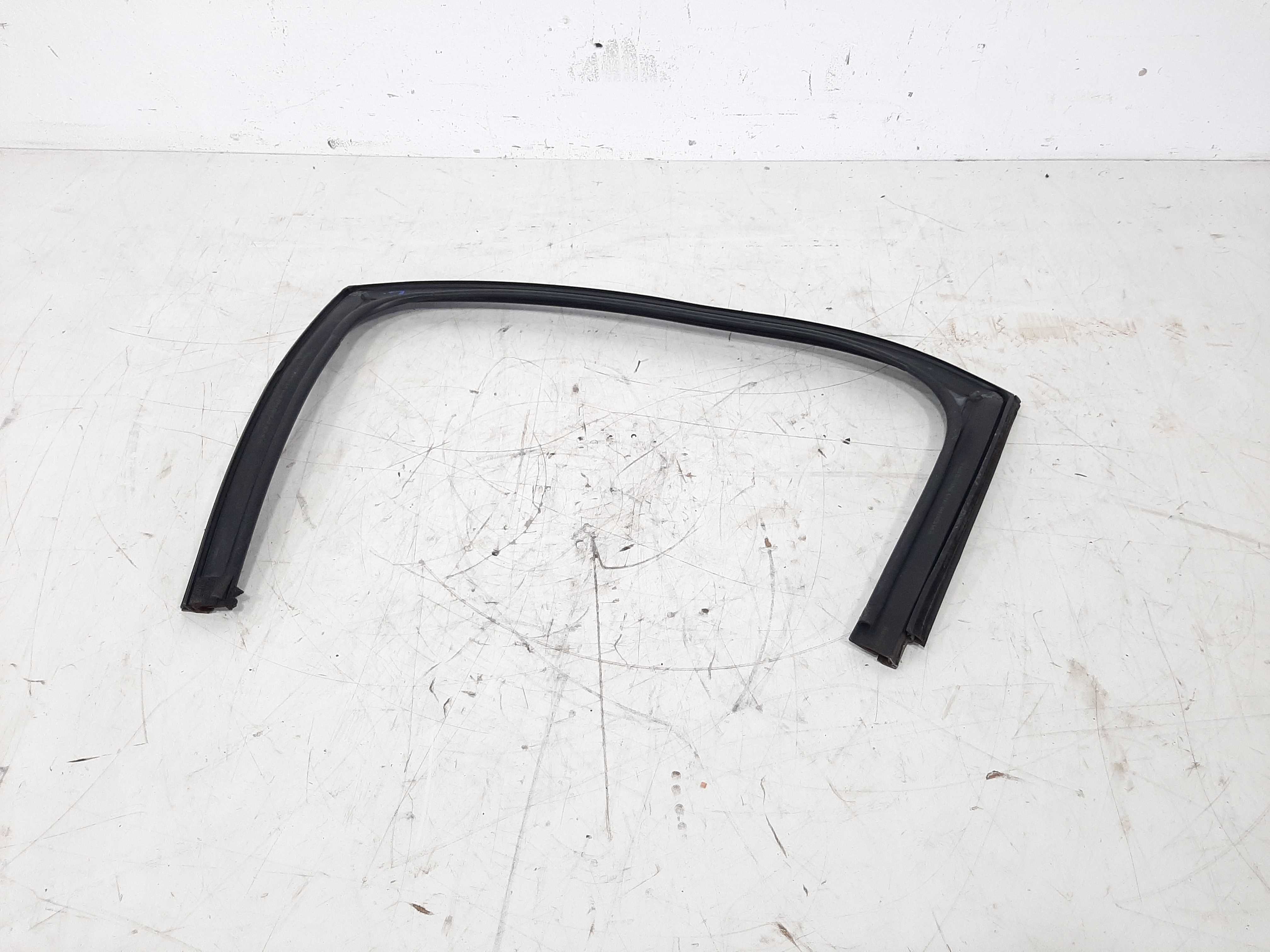 Borracha Guarnição Traseira Direita Citroen C4 2007 A 2013 8