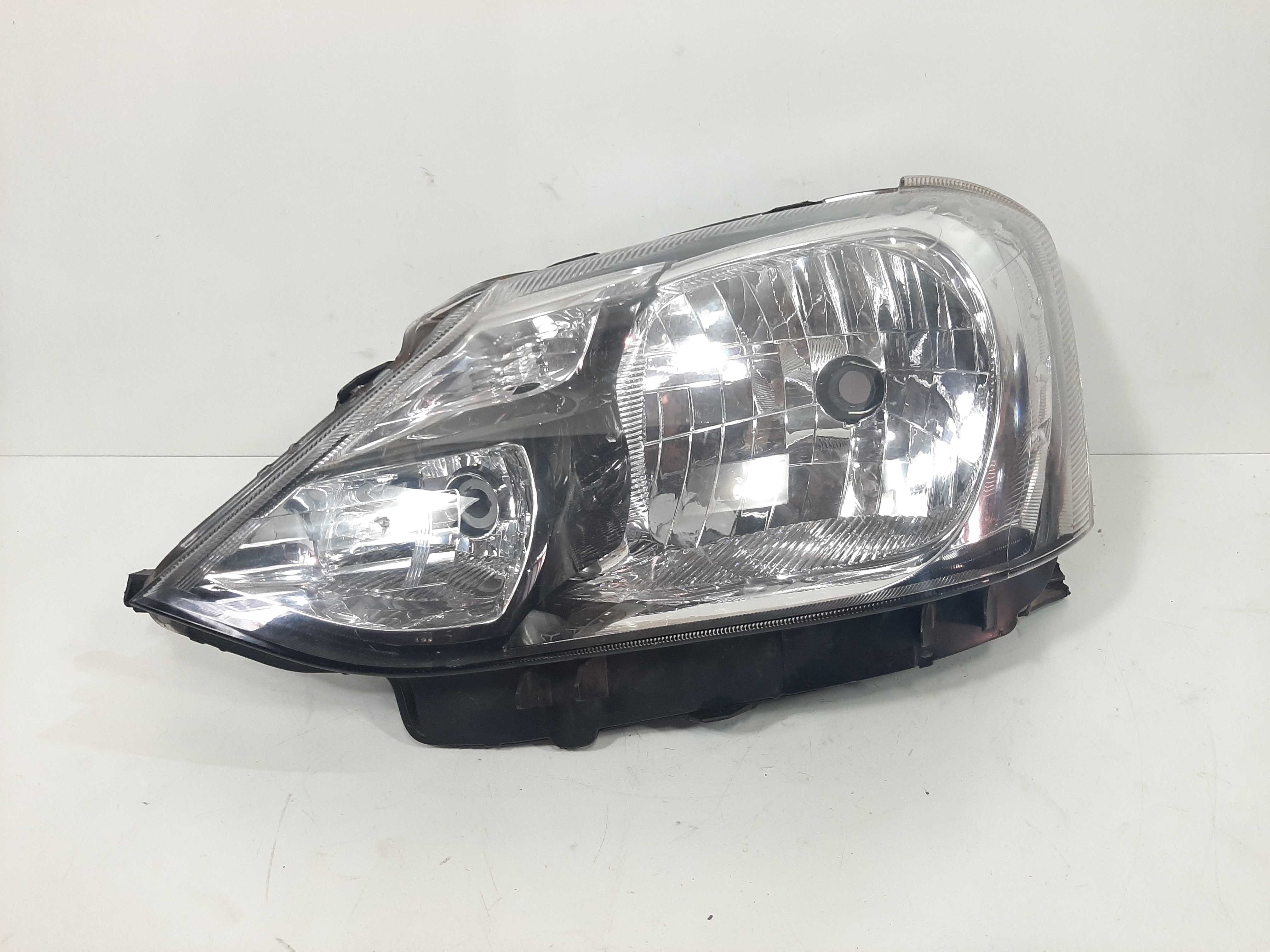 Farol Dianteiro Esquerdo Toyota Etios 2012 A 2016 C/ Avaria 4