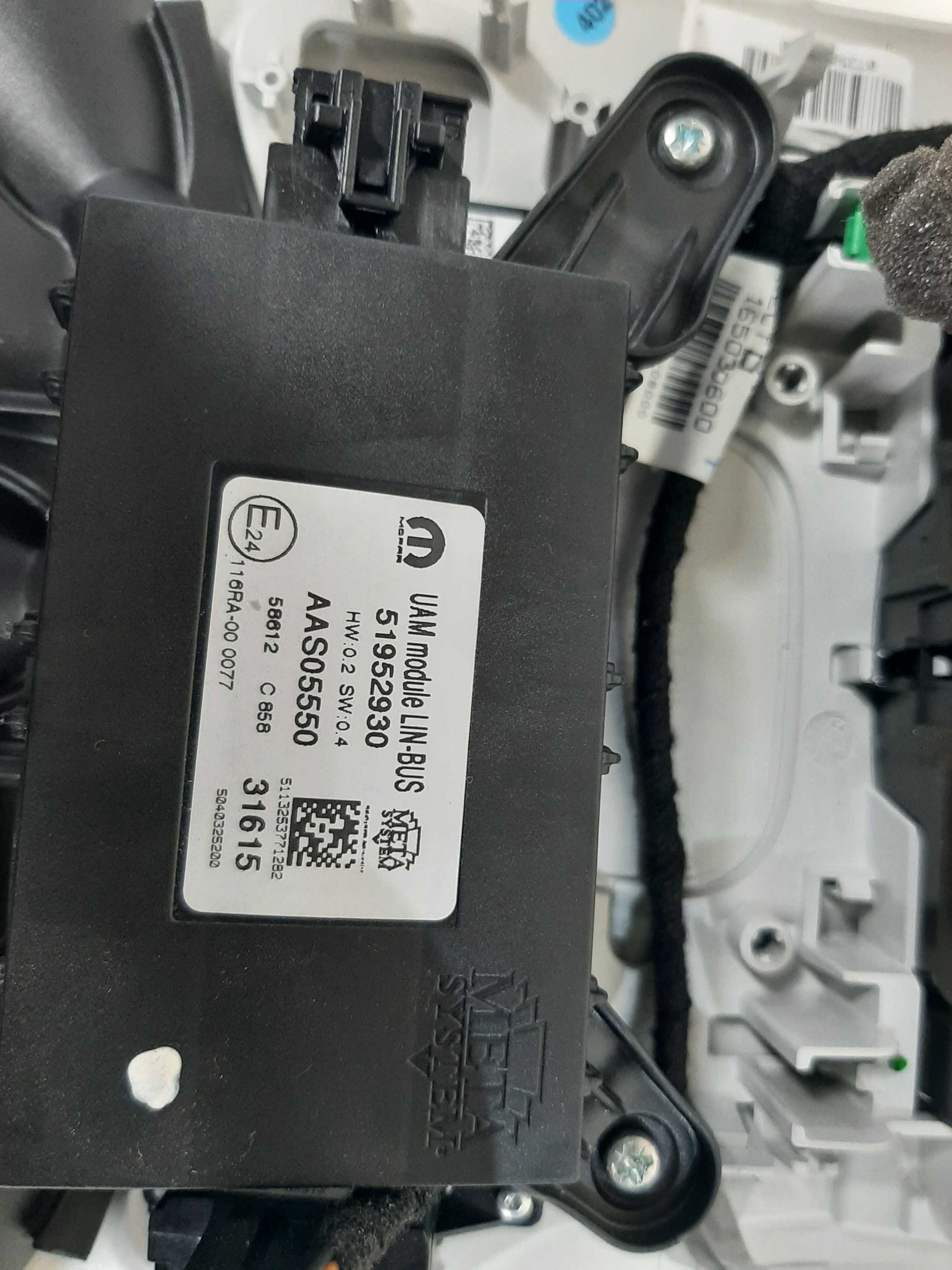 Luz Cortesia Interna Teto Jeep Renegade 2015 2016 A 2019 7